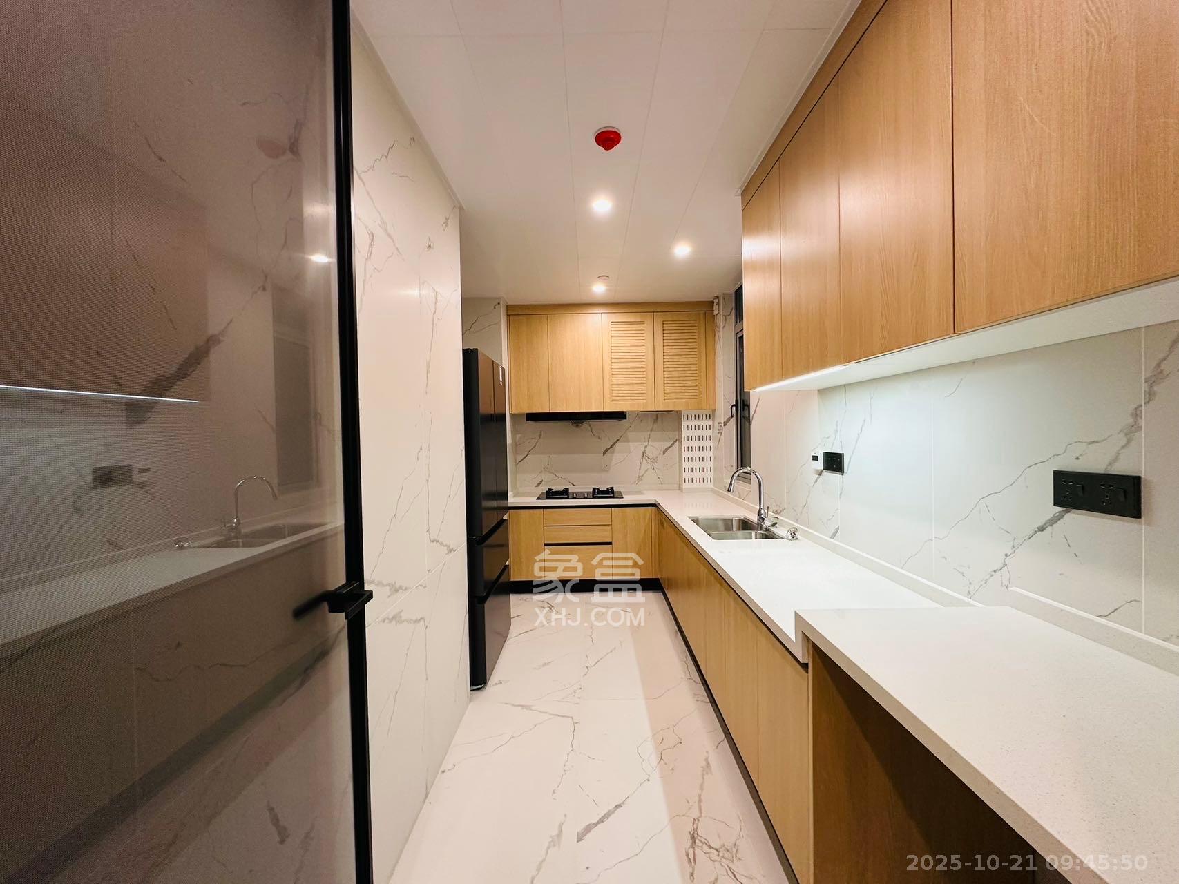 正荣梅溪紫阙台  4室2厅4卫    8000.0元/月 正荣梅溪紫阙台  4室2厅4卫    8000.0元/月室内图