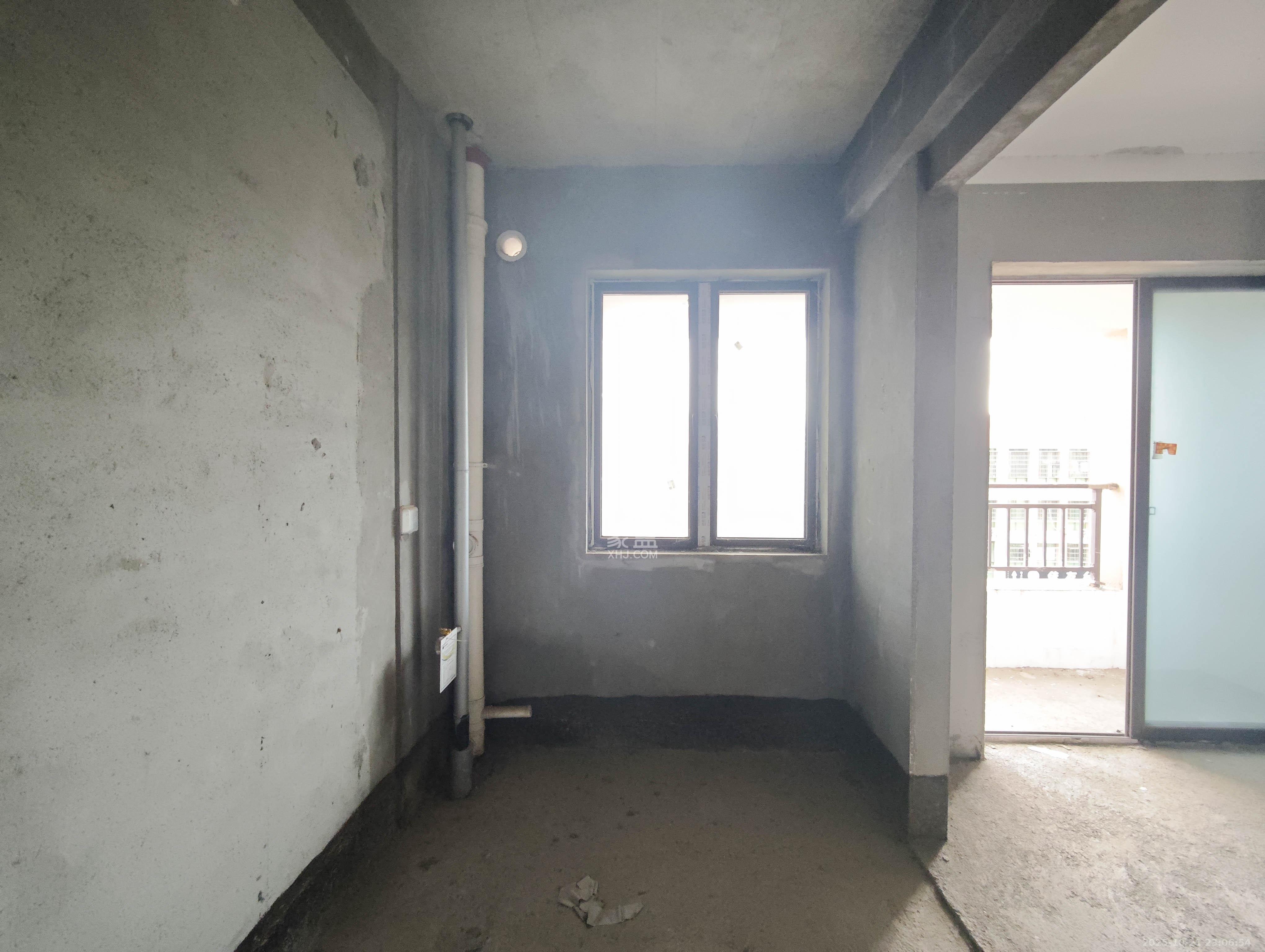 长房明宸府  3室1厅1卫    106.0万其他