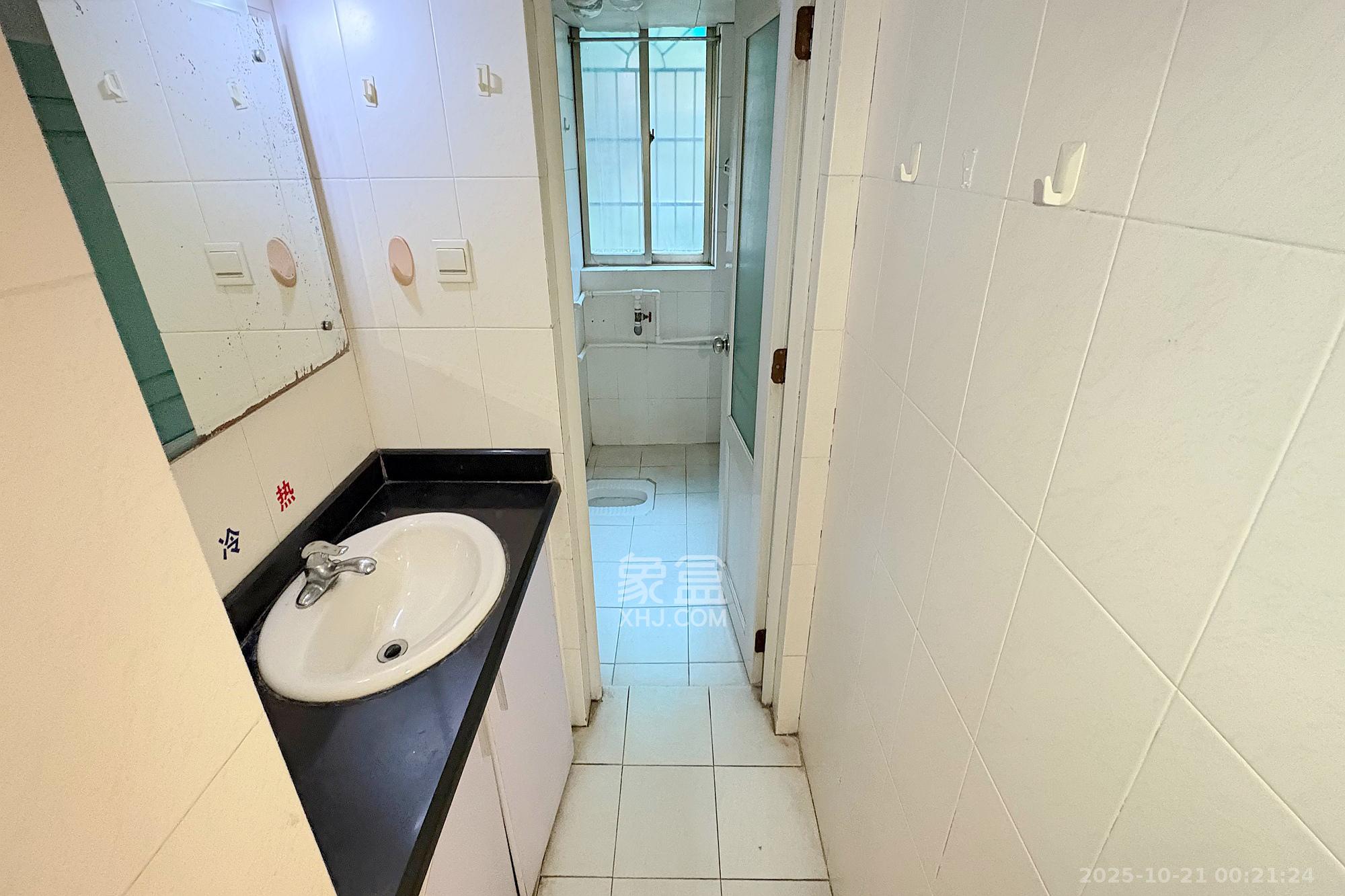 东南明苑 3室2厅2卫 63.8万 东南明苑 3室2厅2卫 63.8万卫生间