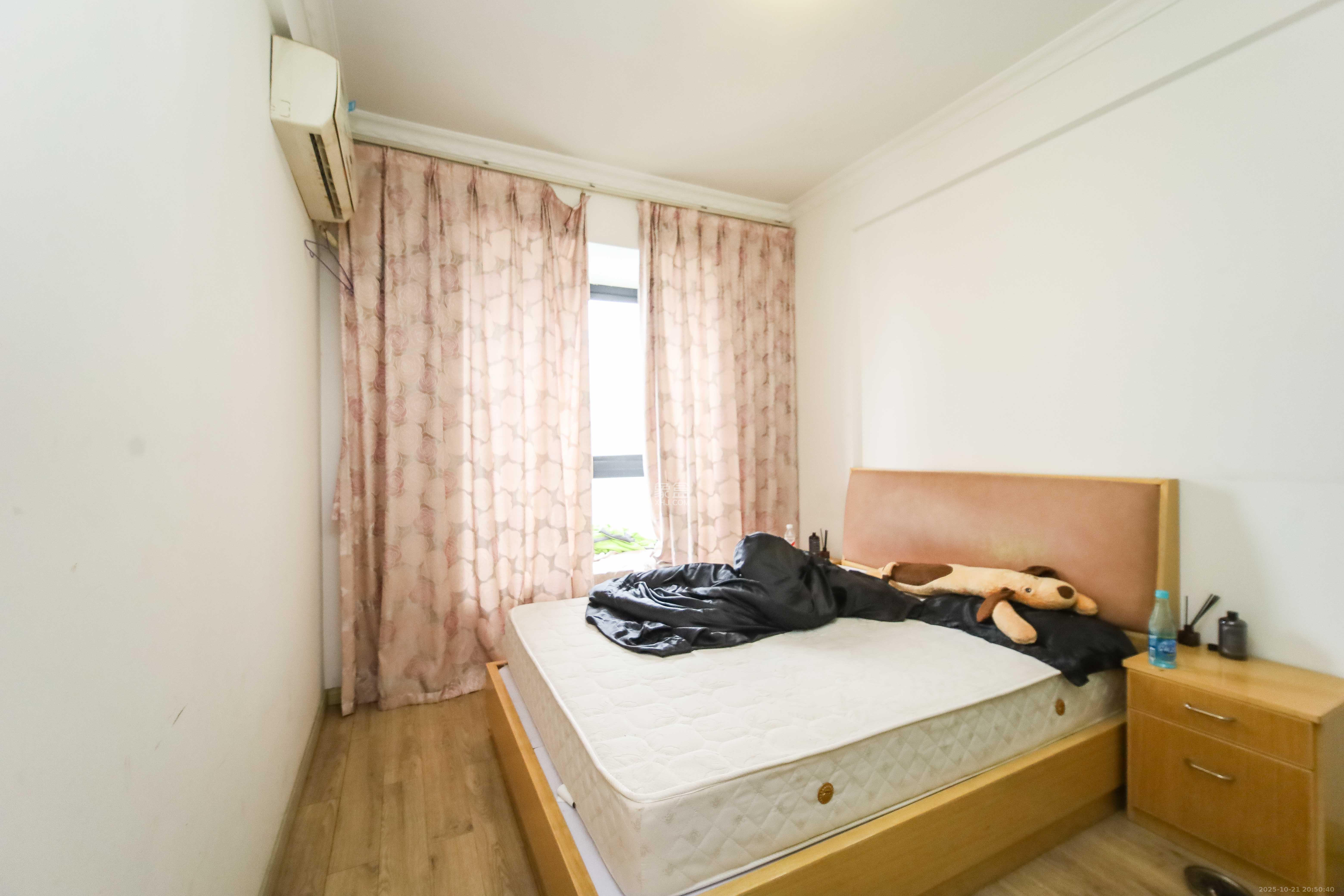 长房东郡  3室2厅2卫    138.0万卧室