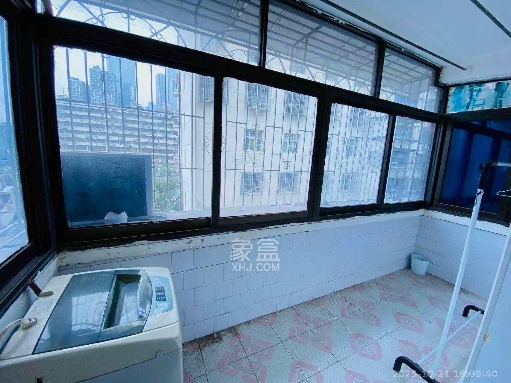 向家湾社区(含富湘公寓) 3室1厅1卫 1800.0元/月 向家湾社区(含富湘公寓) 3室1厅1卫 1800.0元/月室内图