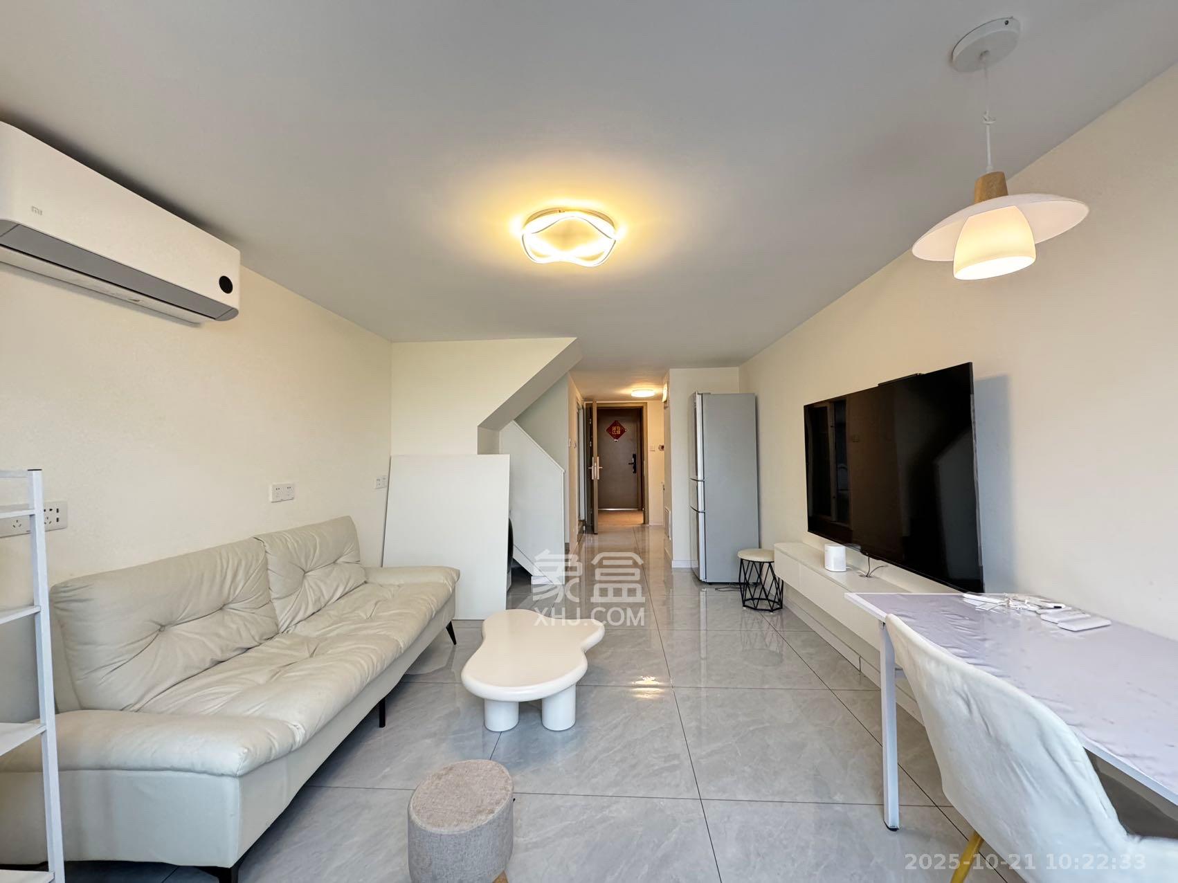 时代MOMA云PARK 2室1厅1卫 2500.0元/月 时代MOMA云PARK 2室1厅1卫 2500.0元/月室内图