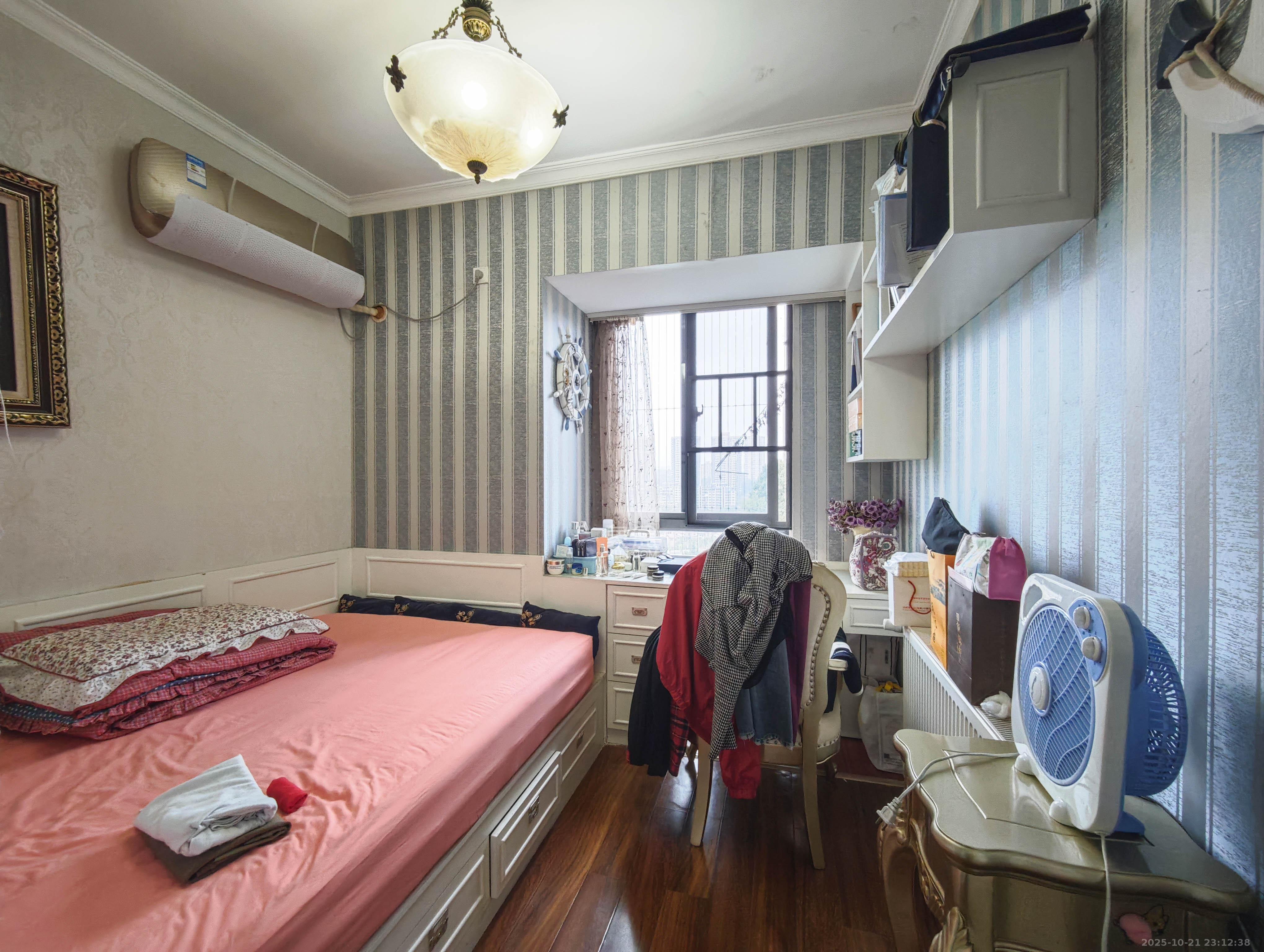 碧桂园南城首府(东宸林海)  4室2厅1卫    103.8万 碧桂园南城首府(东宸林海)  4室2厅1卫    103.8万卧室