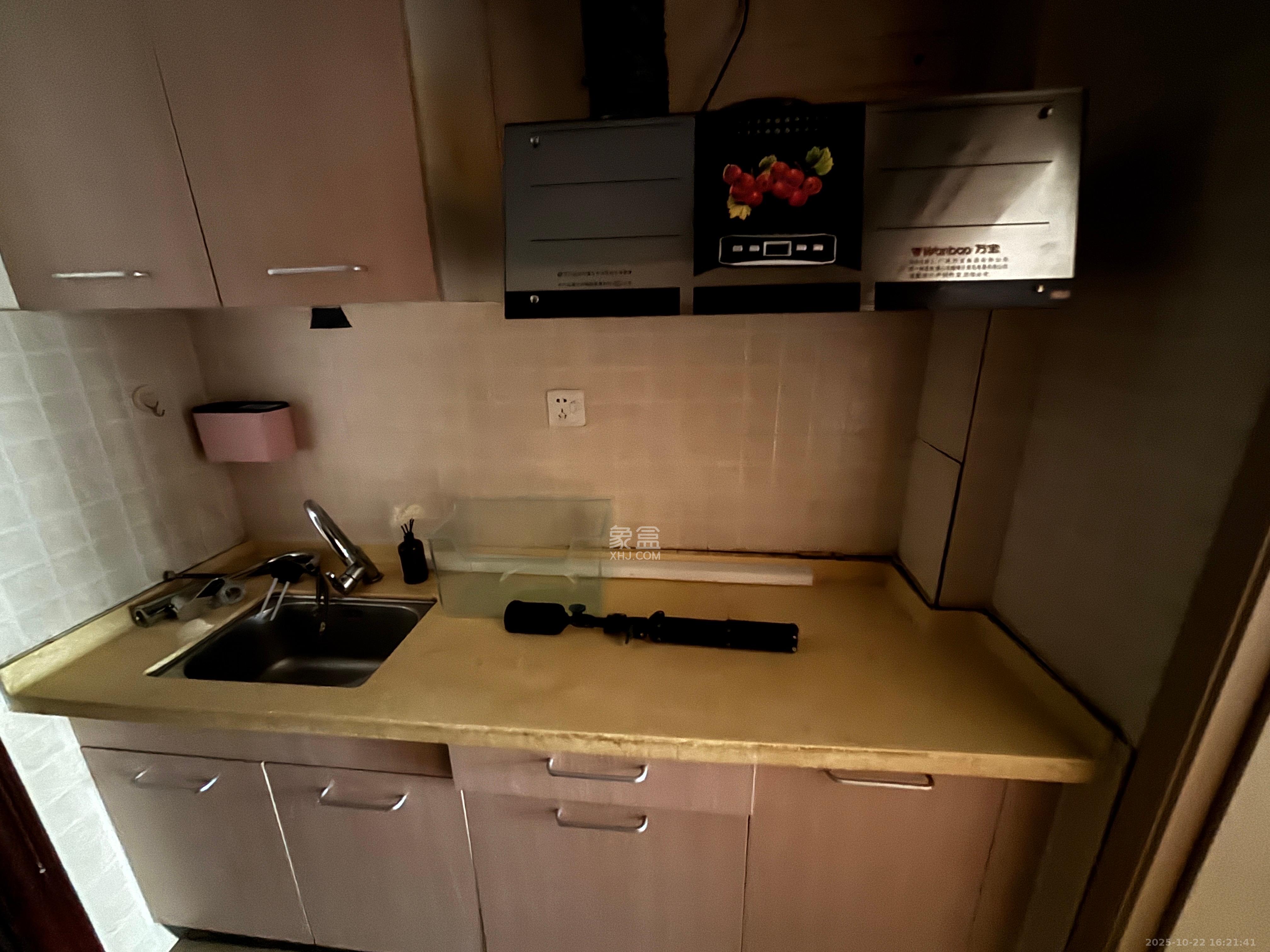 花漾年华（桂花园）  1室1厅1卫    1000.0元/月室内图