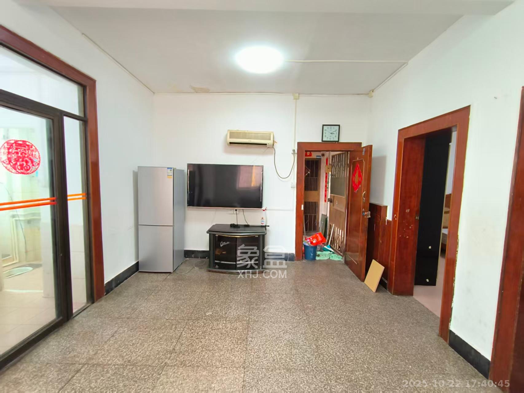 73分局(电信宿舍) 2室2厅1卫 1800.0元/月 73分局(电信宿舍) 2室2厅1卫 1800.0元/月室内图