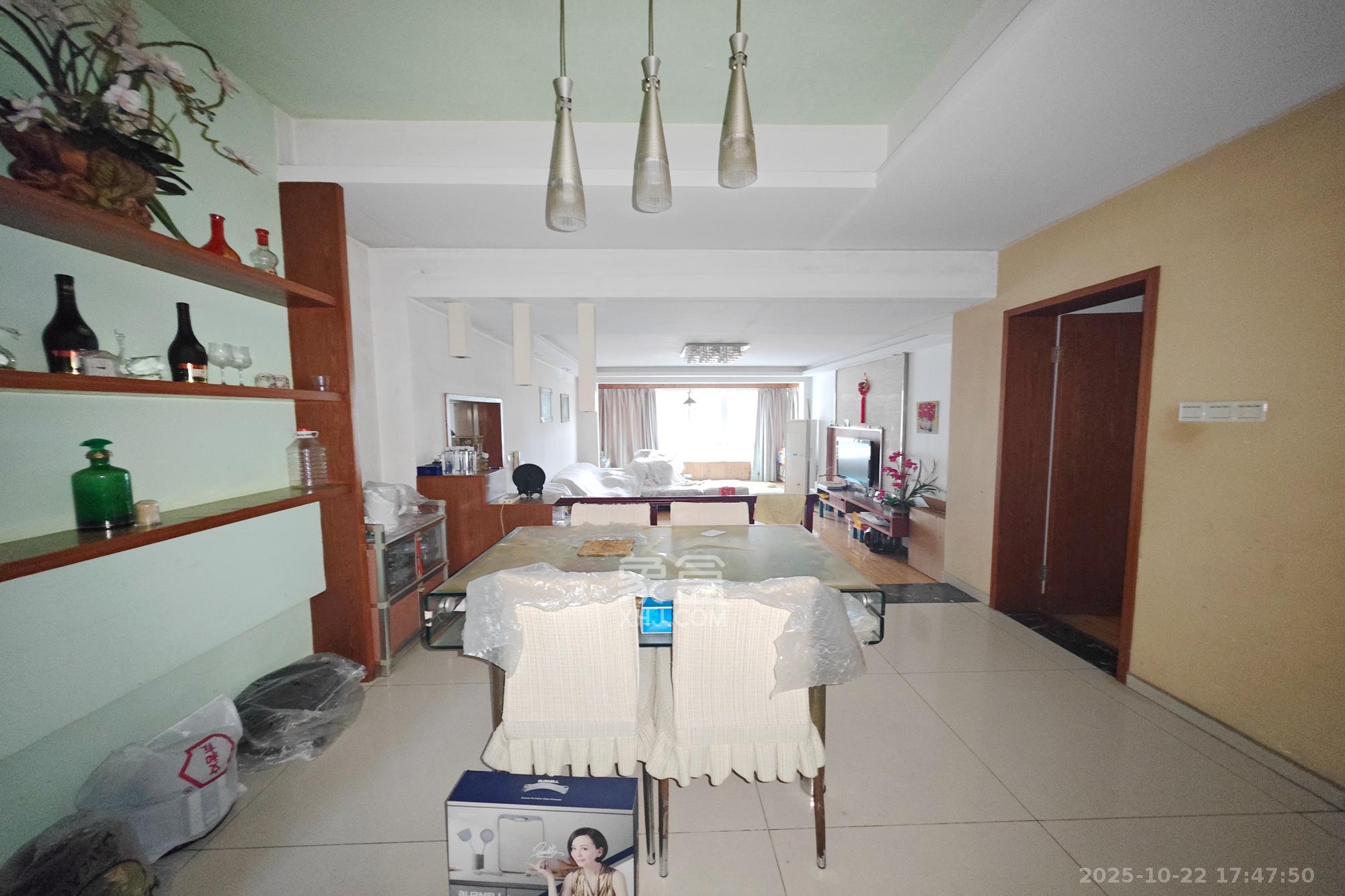 鑫天佳园 3室2厅2卫 105.0万 鑫天佳园 3室2厅2卫 105.0万客厅