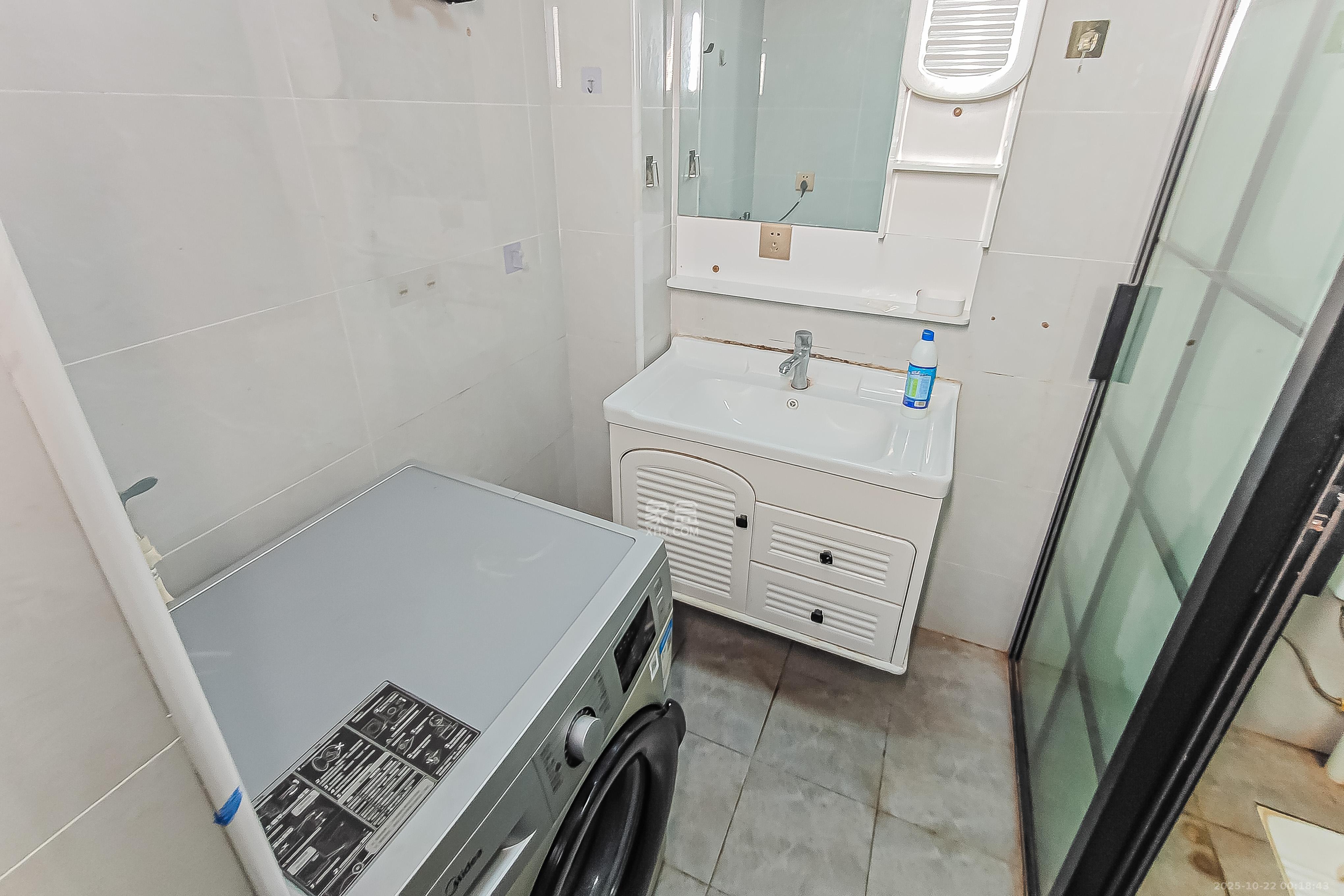 化工设计院  3室2厅1卫    80.0万卫生间