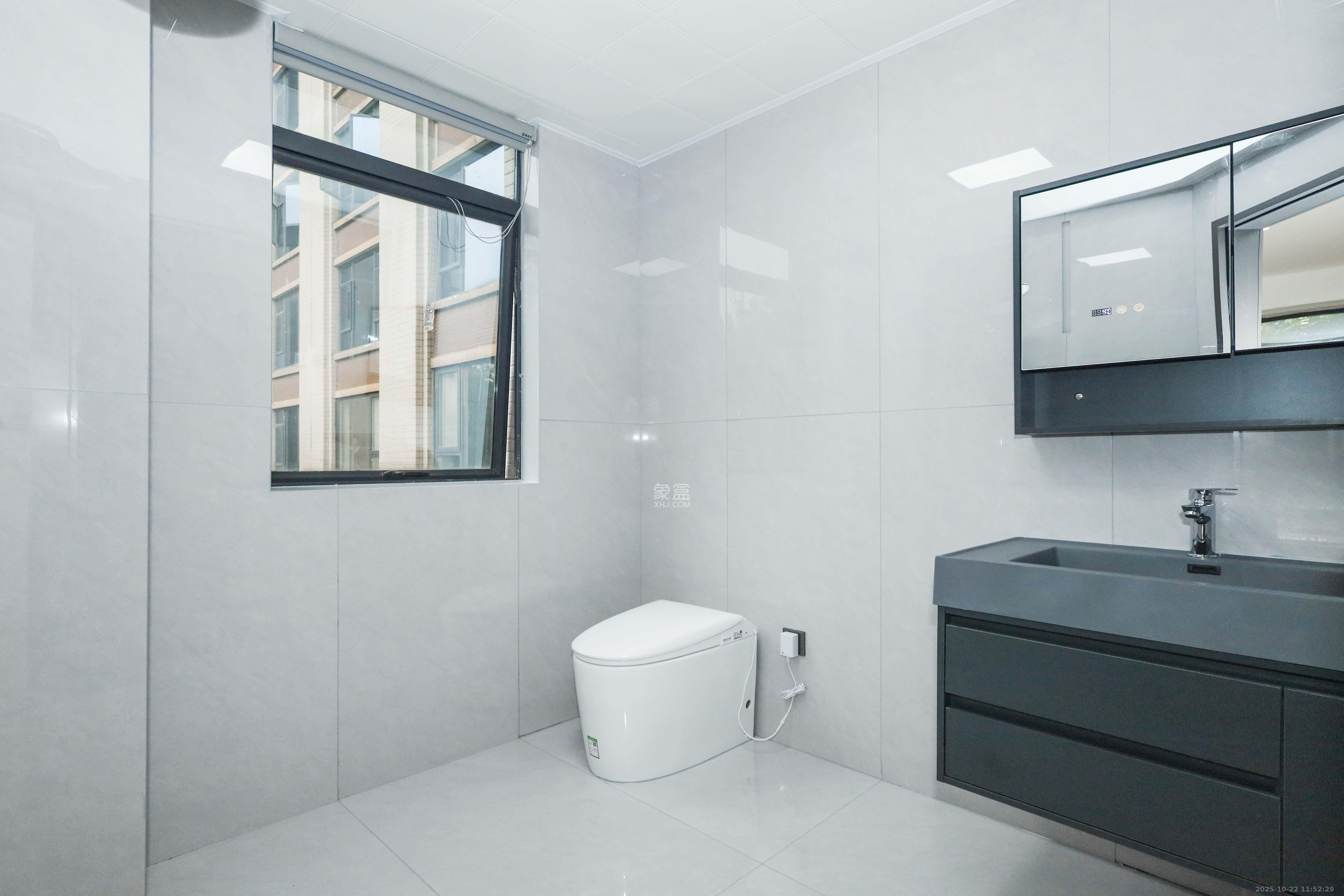 天元涉外景园C区  3室2厅2卫    105.8万卫生间