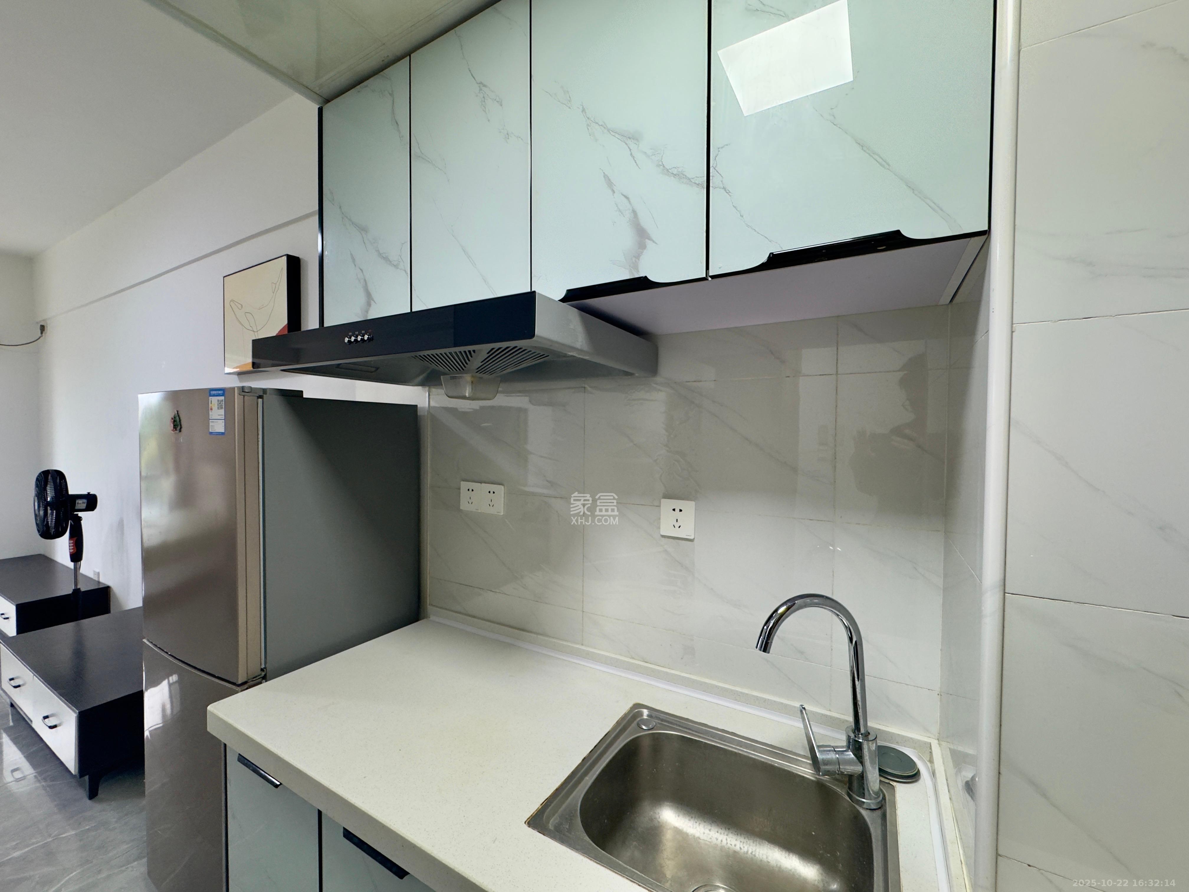 金地铂悦  1室1厅1卫    1200.0元/月