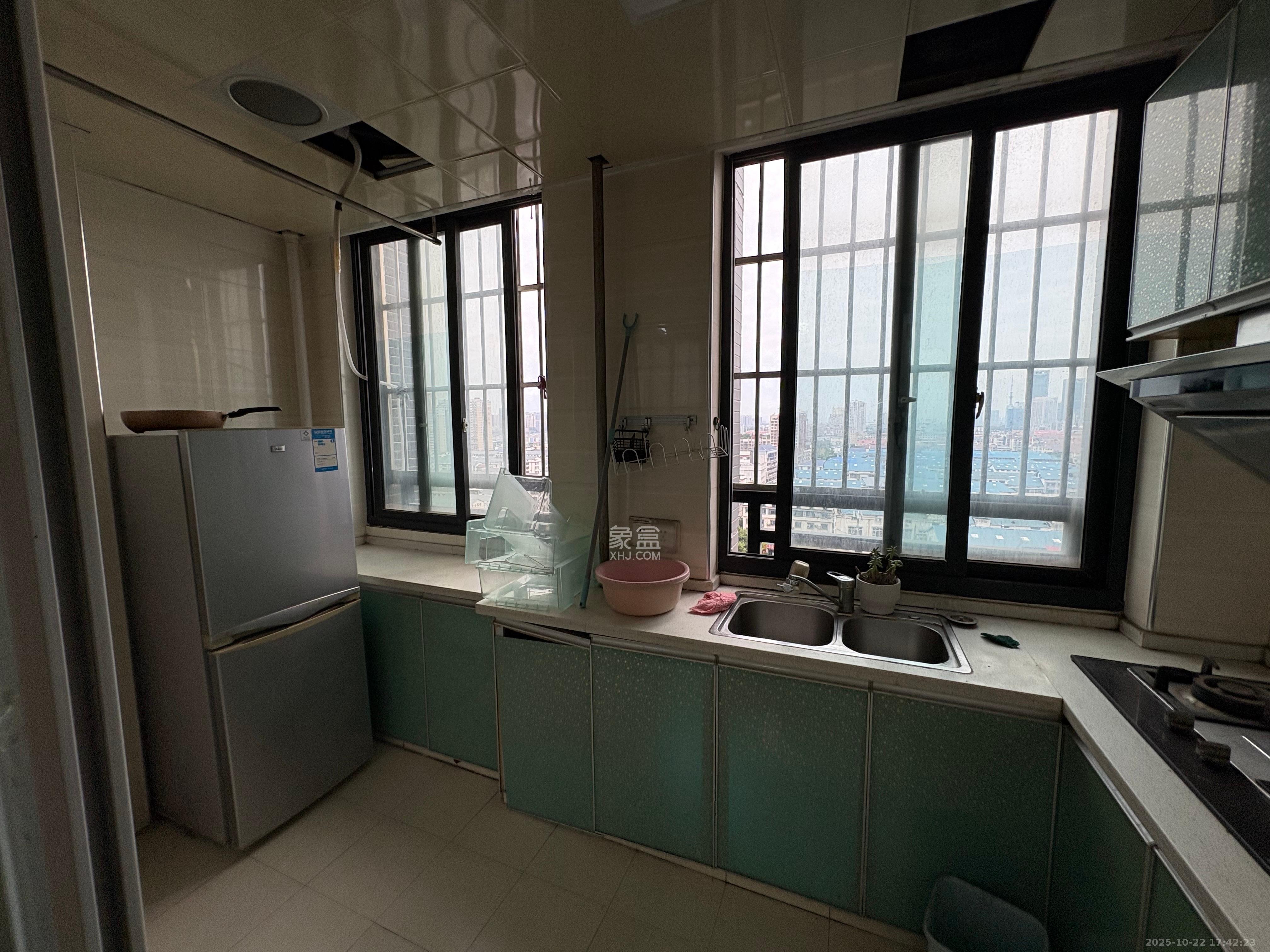 尚都花园城  1室1厅1卫    1100.0元/月 尚都花园城  1室1厅1卫    1100.0元/月室内图