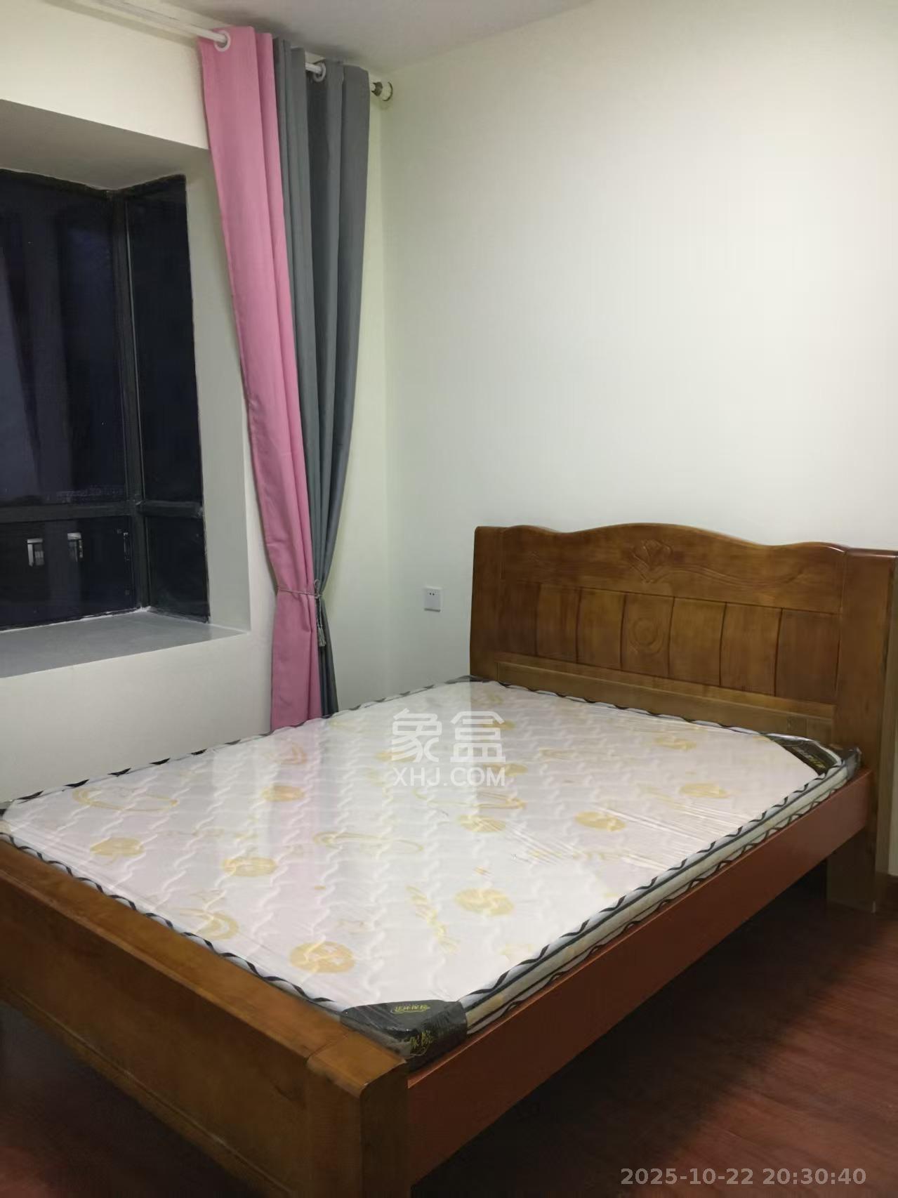 金鹰玖珑山  3室2厅1卫    2400.0元/月室内图