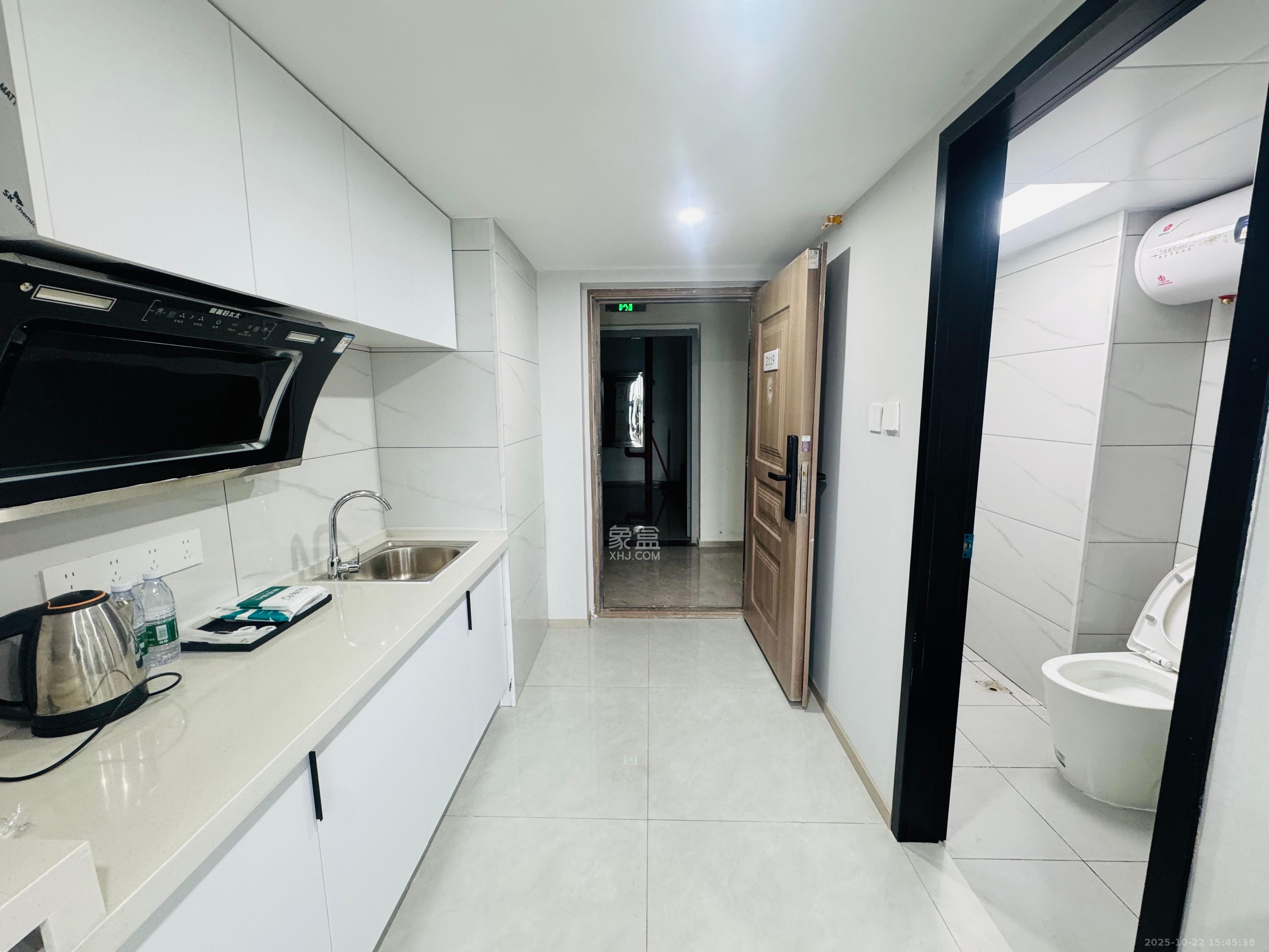 绿地商务广场 1室1厅1卫 2100.0元/月 绿地商务广场 1室1厅1卫 2100.0元/月室内图