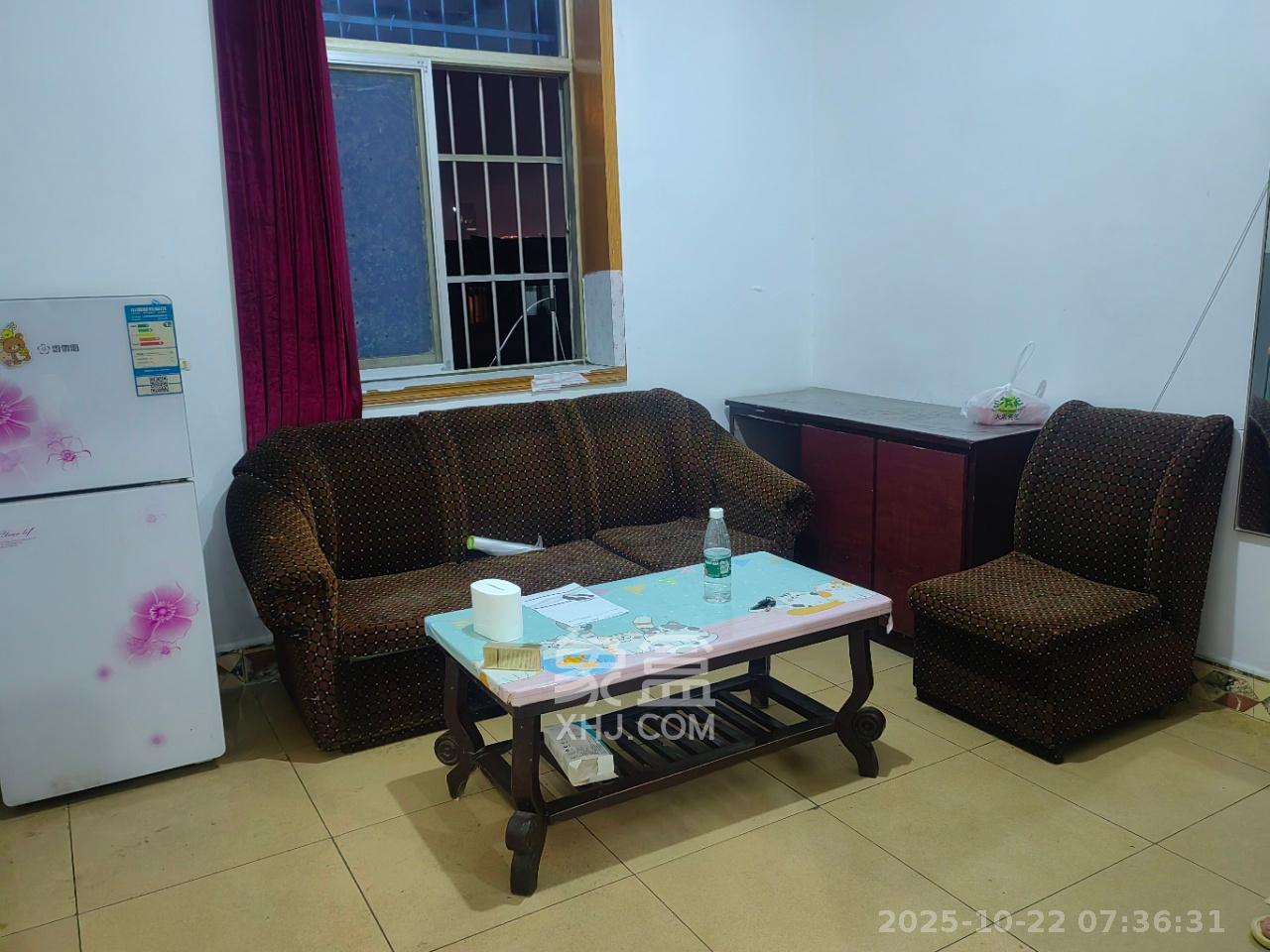 狮子山一片  2室1厅1卫    1000.0元/月 狮子山一片  2室1厅1卫    1000.0元/月室内图