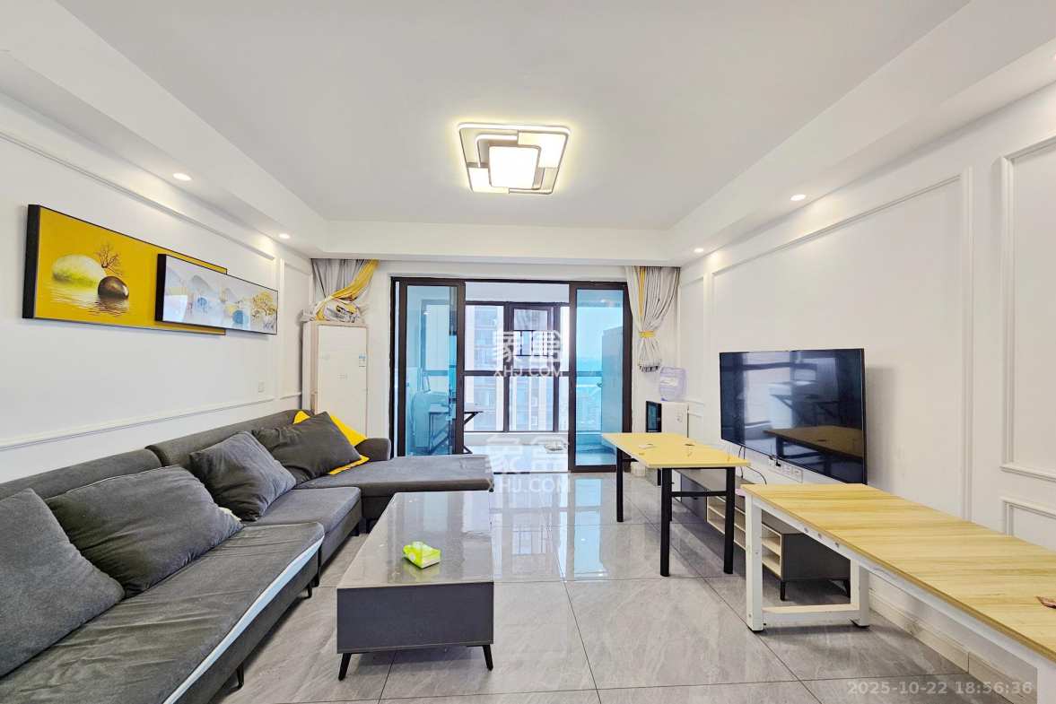 明昇壹城(明昇时代广场)二期 4室2厅2卫 172.0万 明昇壹城(明昇时代广场)二期 4室2厅2卫 172.0万客厅