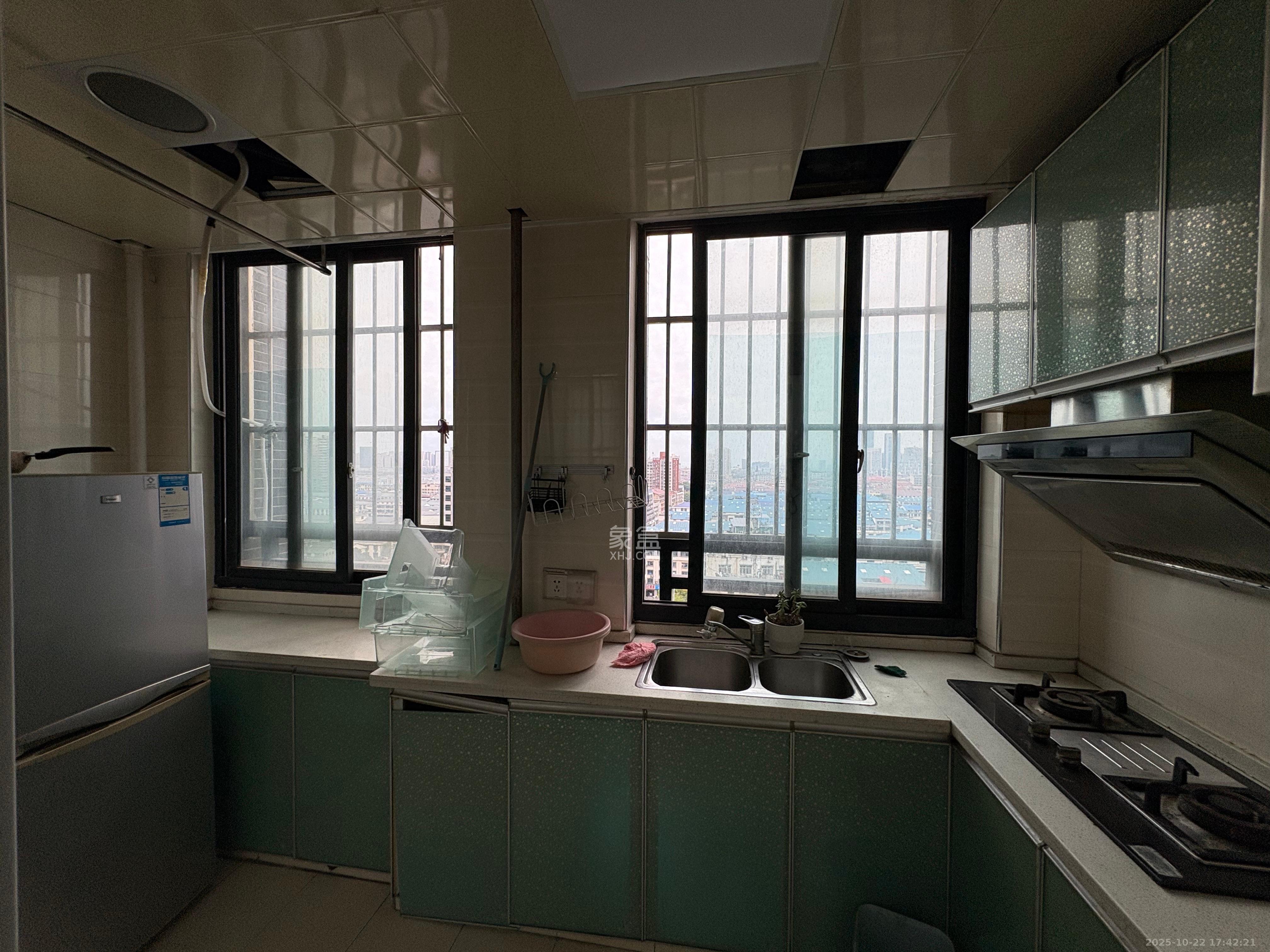 尚都花园城  1室1厅1卫    1100.0元/月 尚都花园城  1室1厅1卫    1100.0元/月室内图