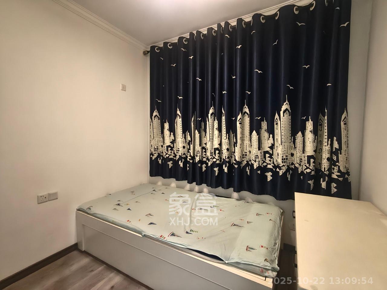 绿地香树花城 3室2厅1卫 1500.0元/月 绿地香树花城 3室2厅1卫 1500.0元/月室内图