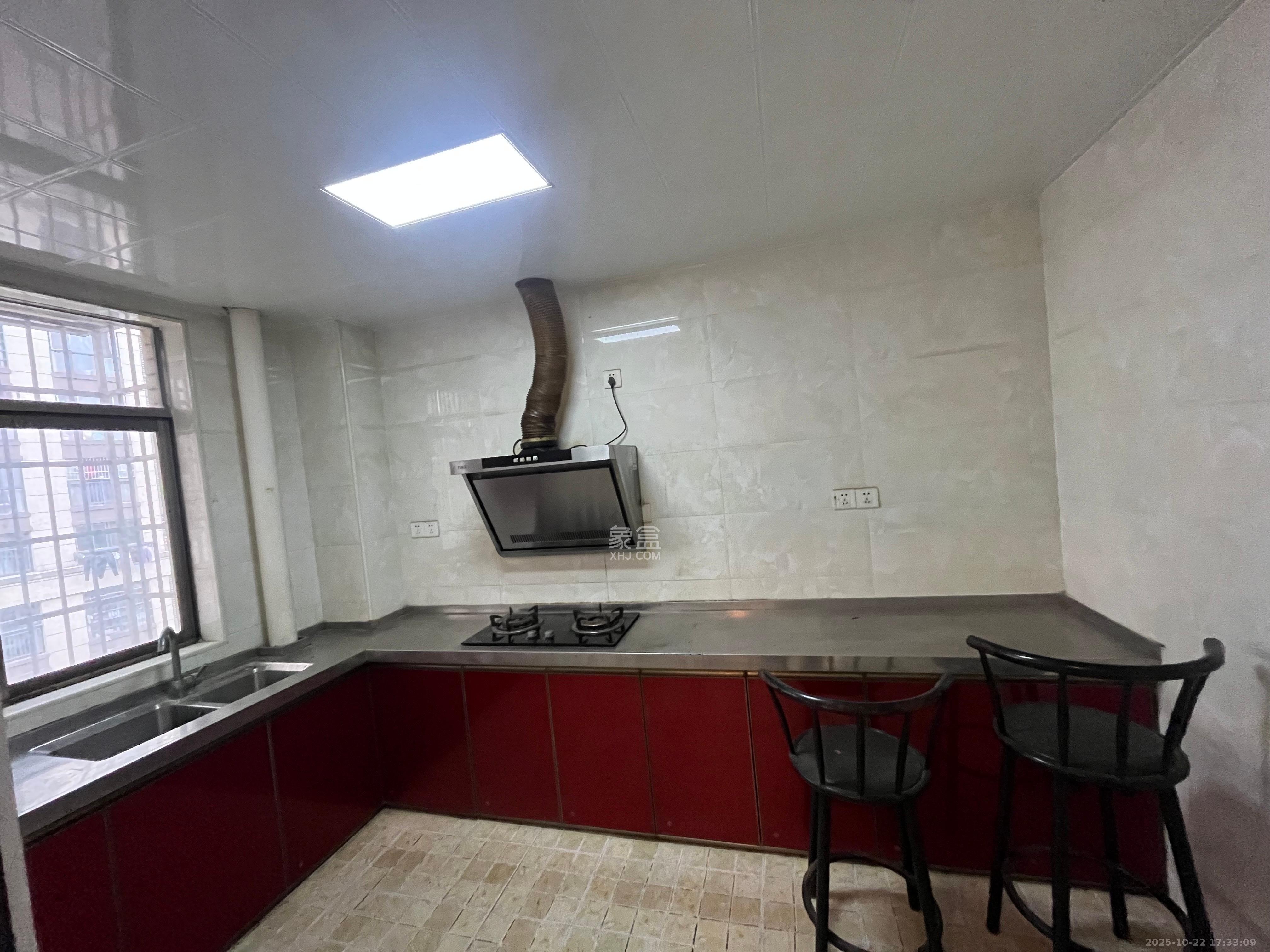 金峰小区北院(七里营社区)  3室2厅2卫    1900.0元/月 金峰小区北院(七里营社区)  3室2厅2卫    1900.0元/月室内图