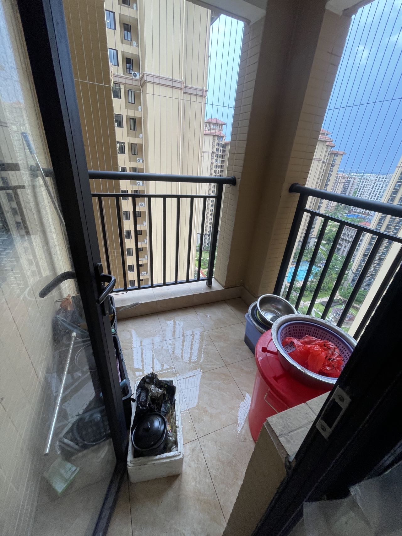 滨江世纪佳城（南院）  3室2厅1卫    172.0万客厅