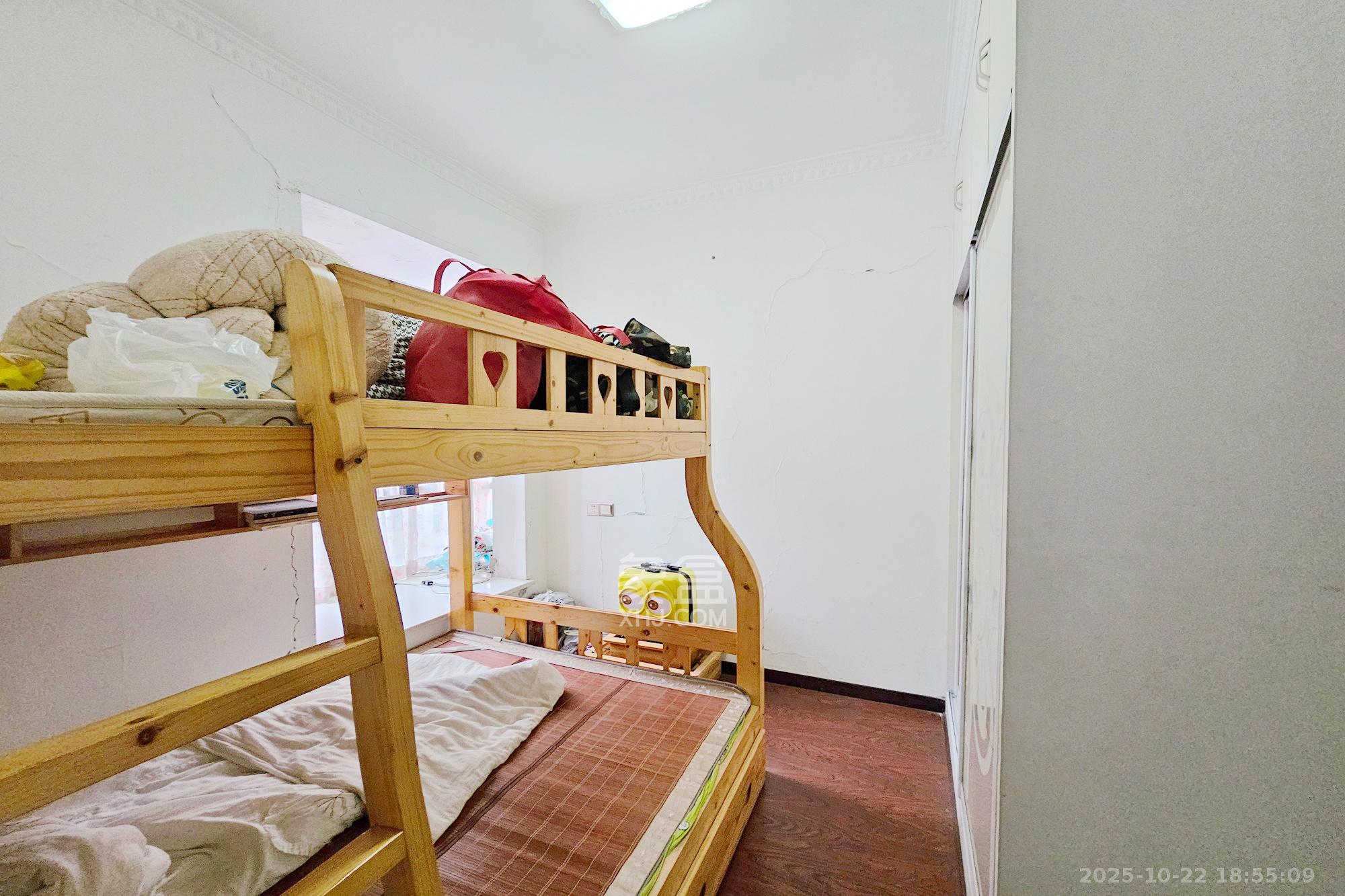 茂华国际湘 3室2厅2卫 105.0万 茂华国际湘 3室2厅2卫 105.0万卧室