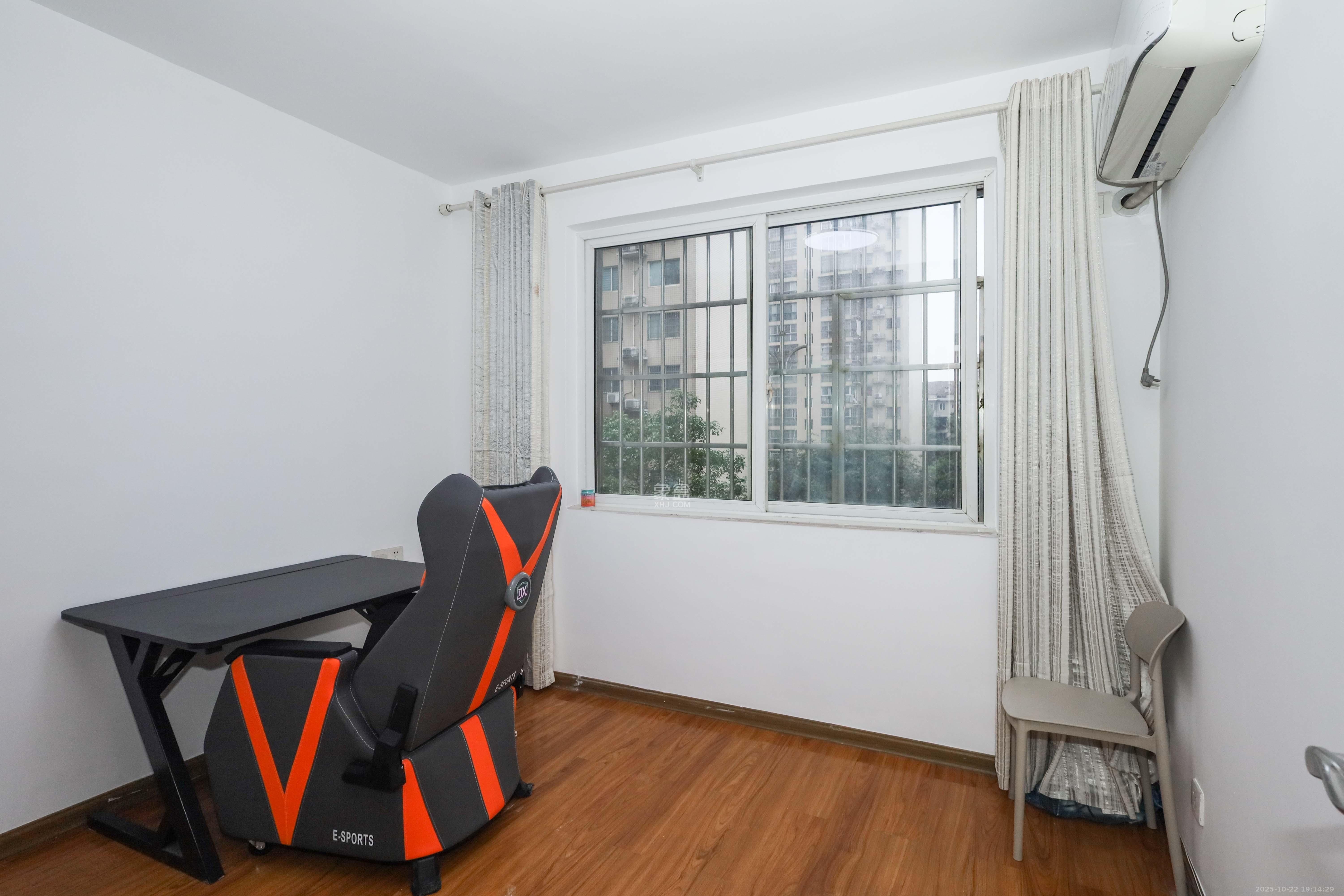 麓谷锦和园  3室1厅1卫    62.8万 麓谷锦和园  3室1厅1卫    62.8万卧室