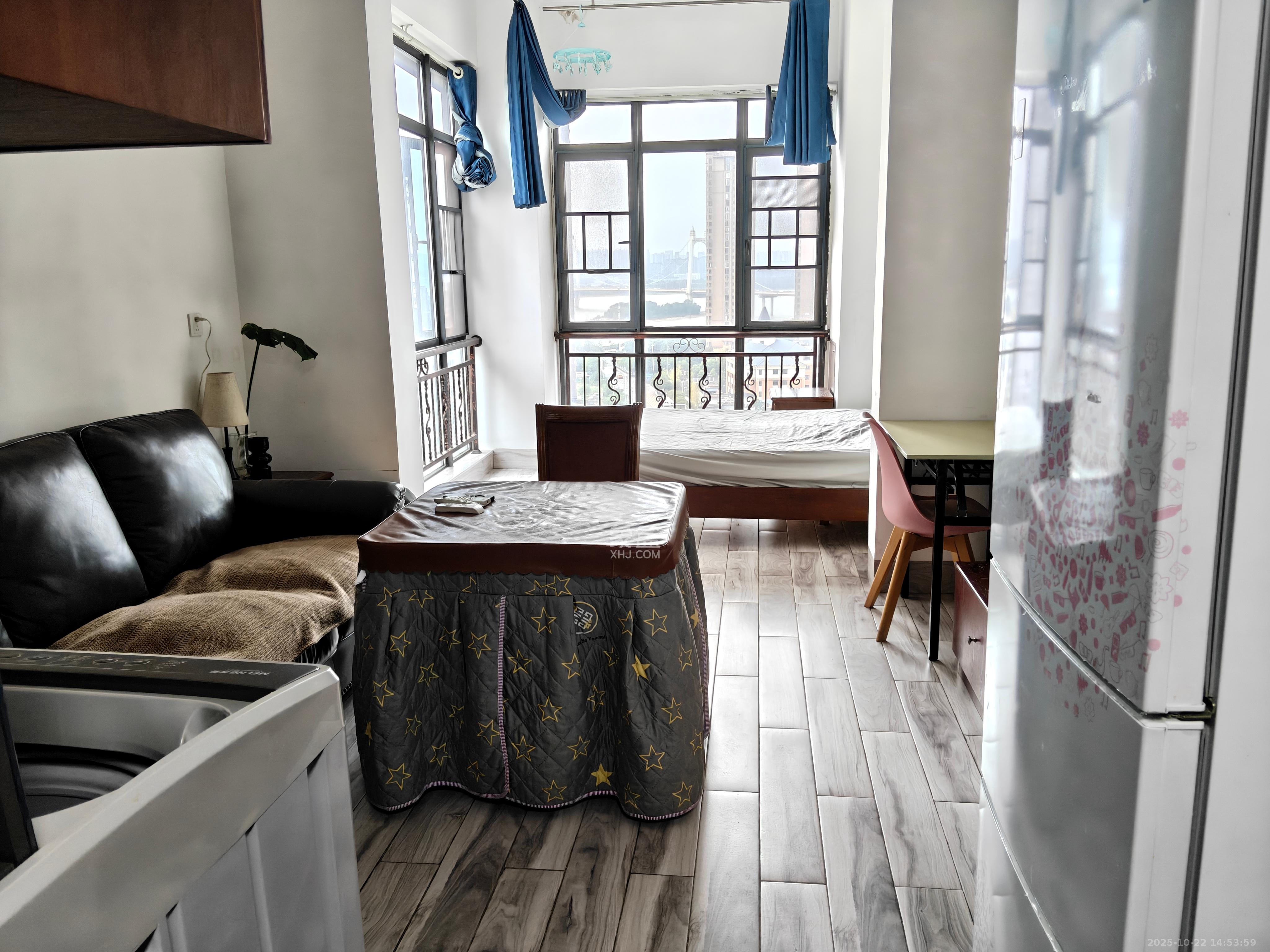 塞纳公馆  1室1厅1卫    1200.0元/月 塞纳公馆  1室1厅1卫    1200.0元/月