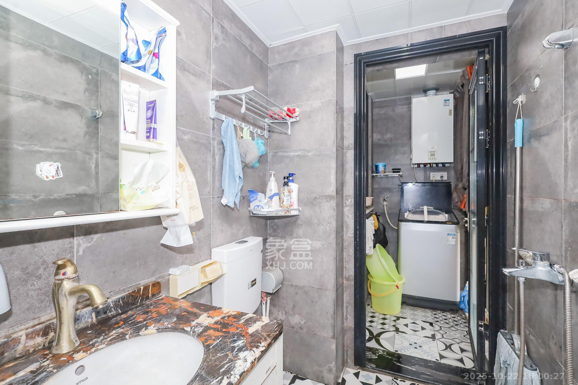 阳光丽城二期  3室2厅1卫    118.0万 阳光丽城二期  3室2厅1卫    118.0万卫生间