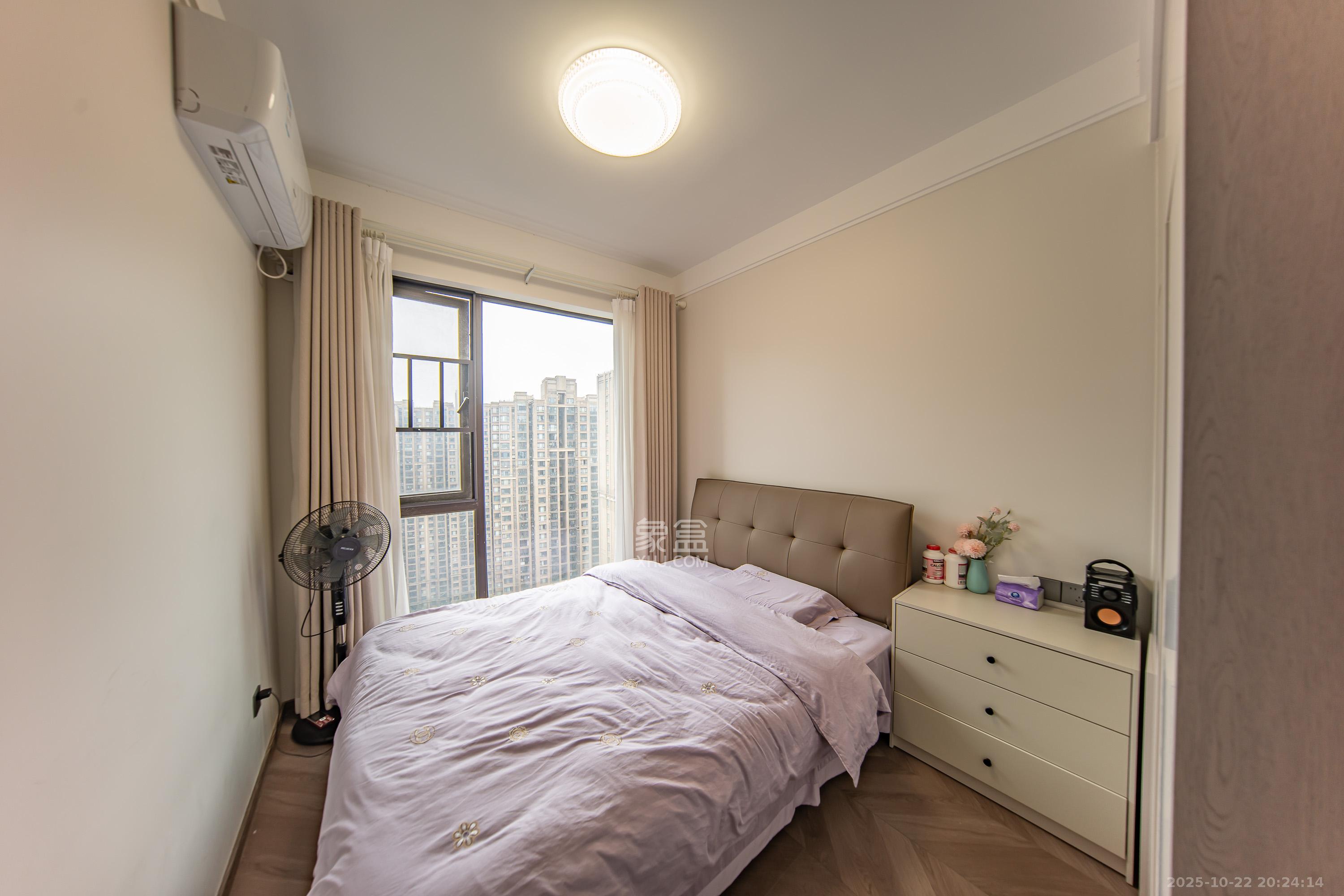 中海国际一期  4室2厅2卫    148.0万卧室