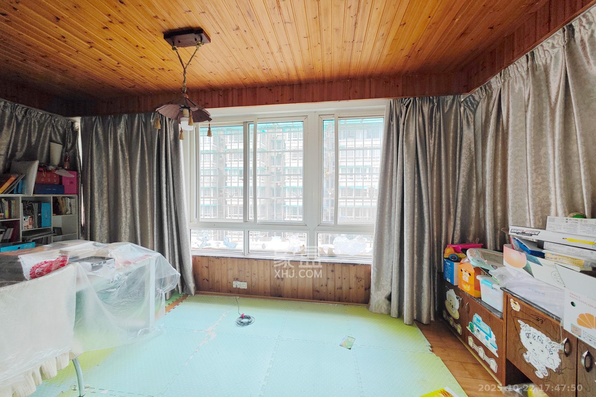 鑫天佳园 3室2厅2卫 105.0万 鑫天佳园 3室2厅2卫 105.0万阳台