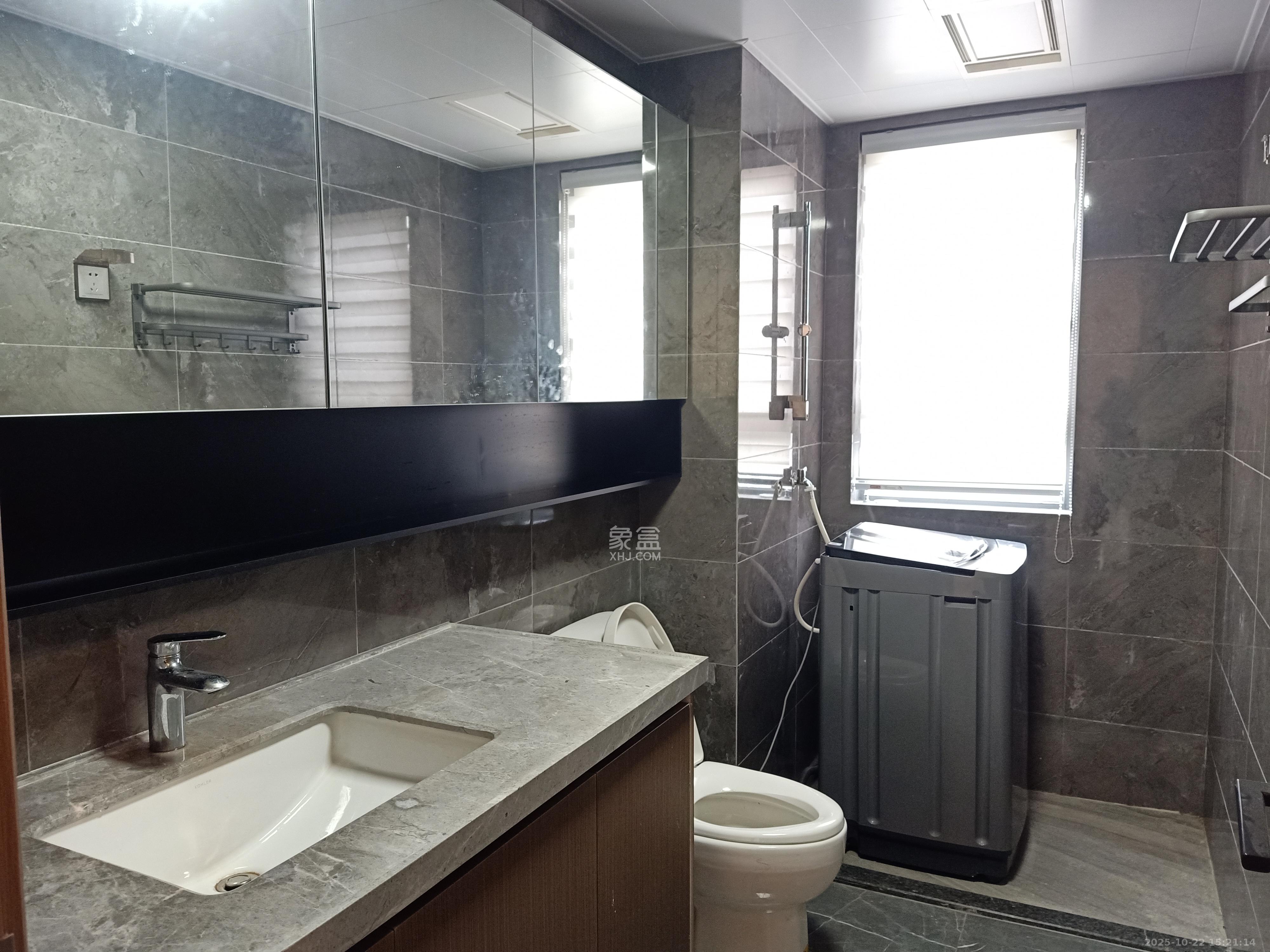 中海寰宇天下 4室2厅2卫 3600.0元/月 中海寰宇天下 4室2厅2卫 3600.0元/月室内图