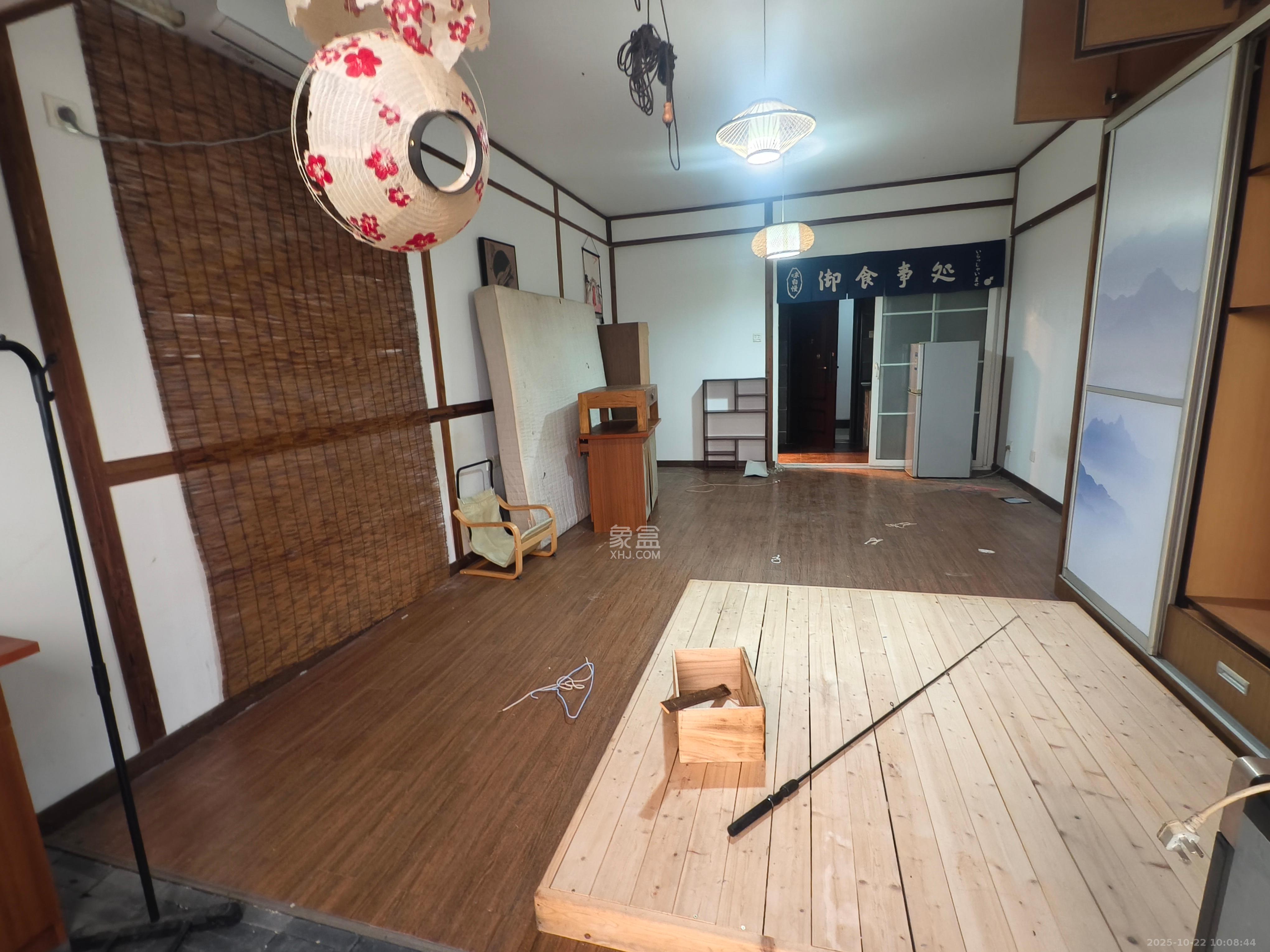 七彩丽都  1室1厅1卫    2400.0元/月 七彩丽都  1室1厅1卫    2400.0元/月室内图