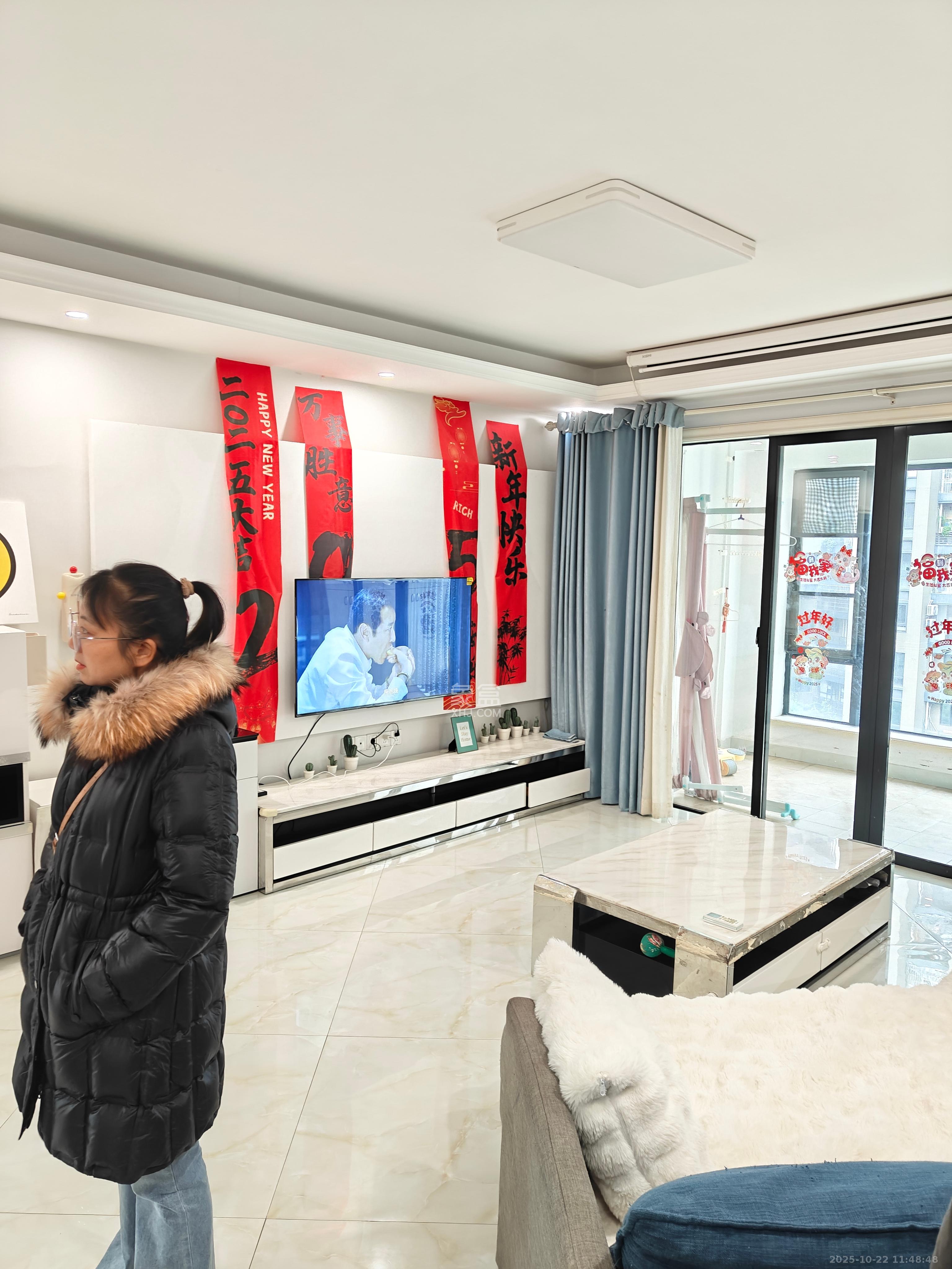 长房天翼未来城  3室2厅2卫    4300.0元/月 长房天翼未来城  3室2厅2卫    4300.0元/月