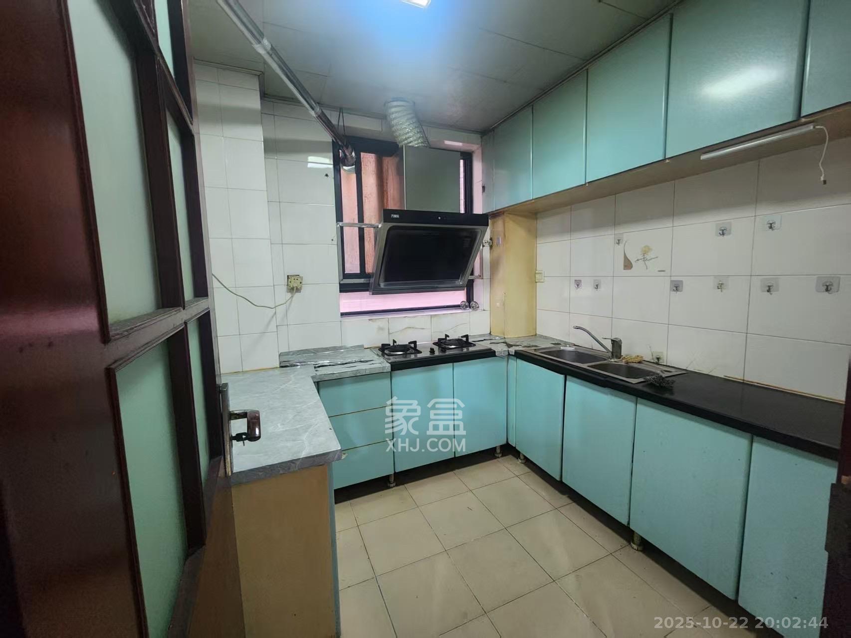 华丽家族  2室2厅1卫    1800.0元/月室内图