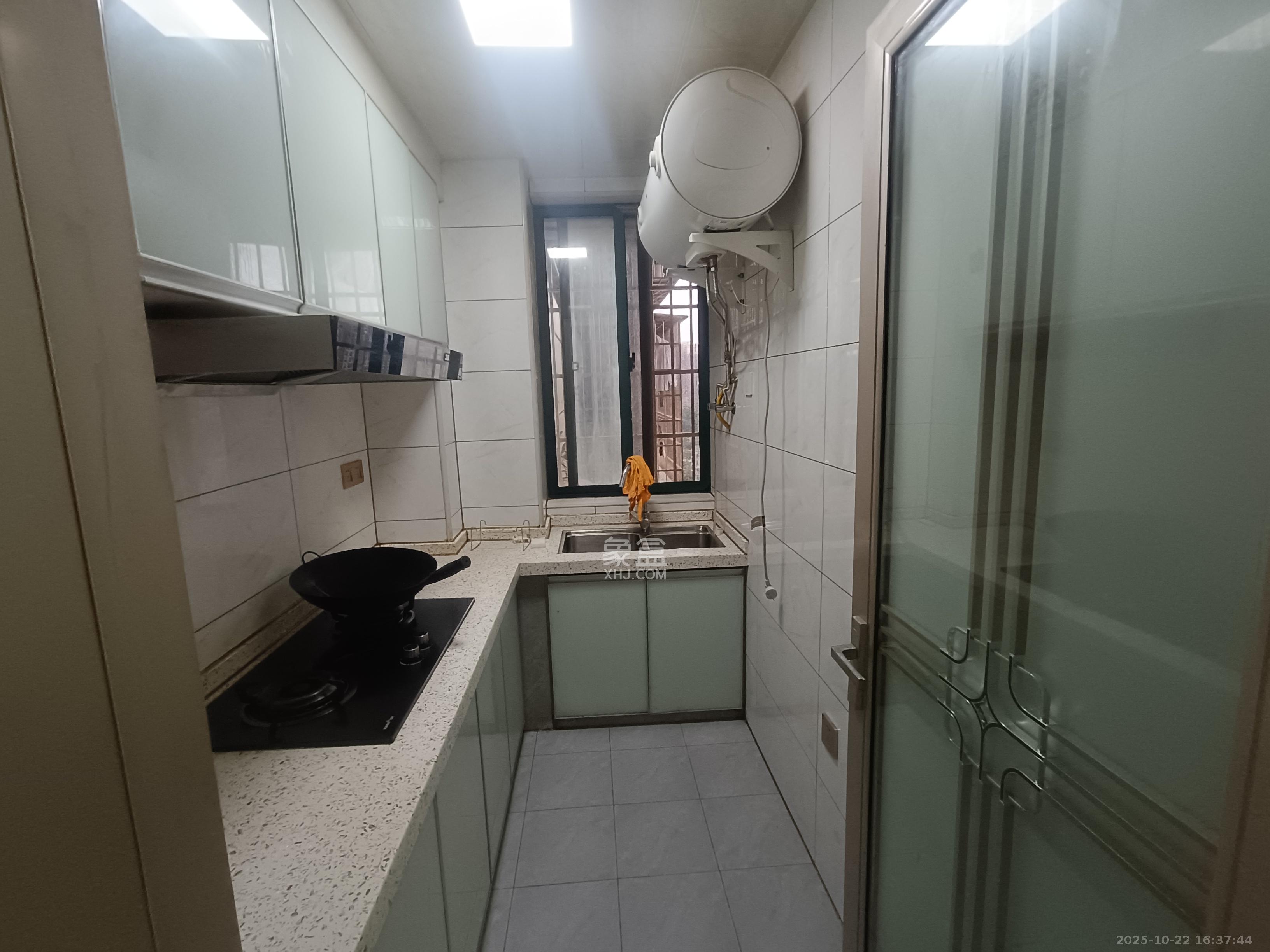 岳鞍阁小区  2室2厅1卫    1700.0元/月室内图