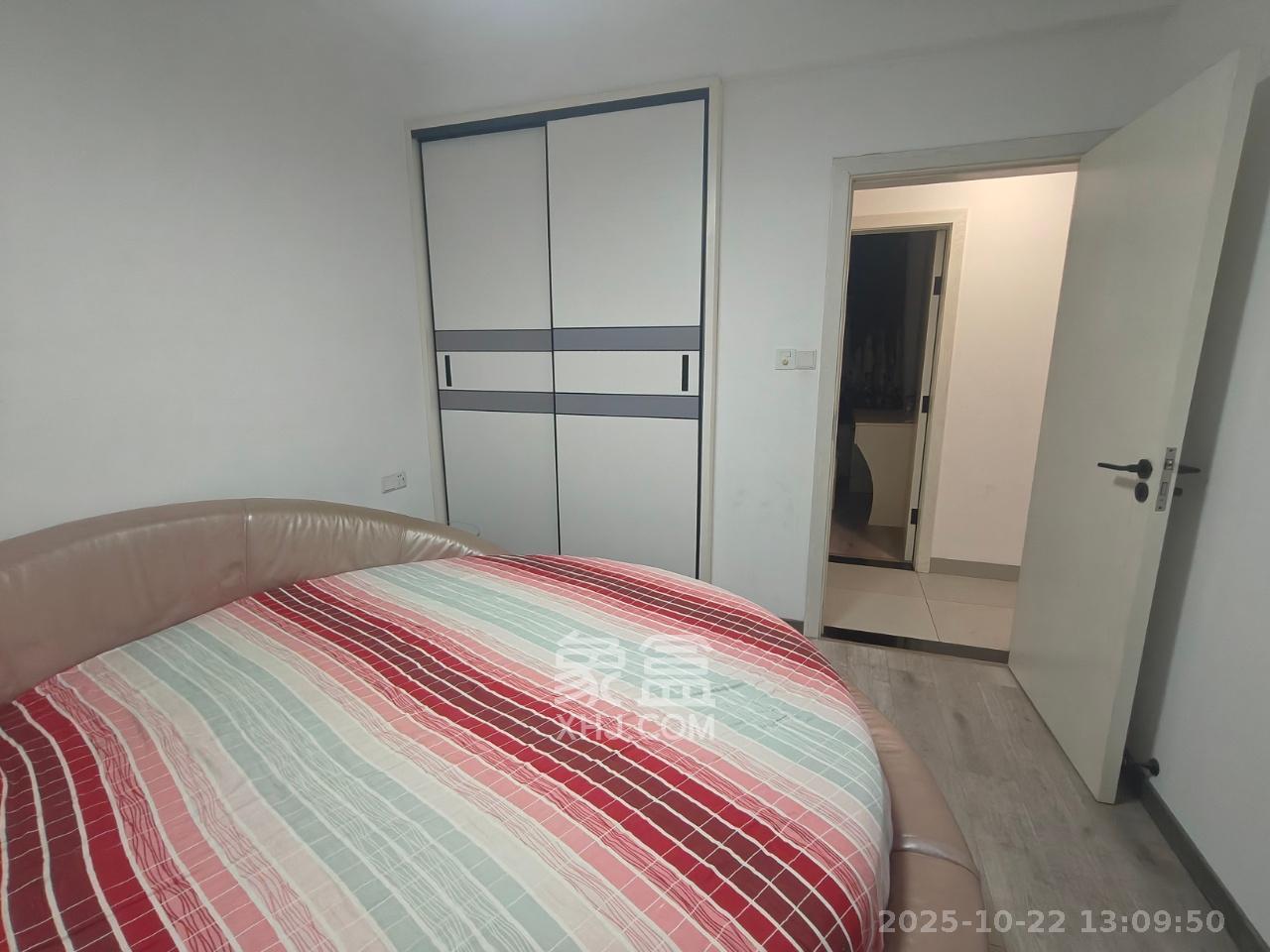 绿地香树花城 3室2厅1卫 1500.0元/月 绿地香树花城 3室2厅1卫 1500.0元/月室内图