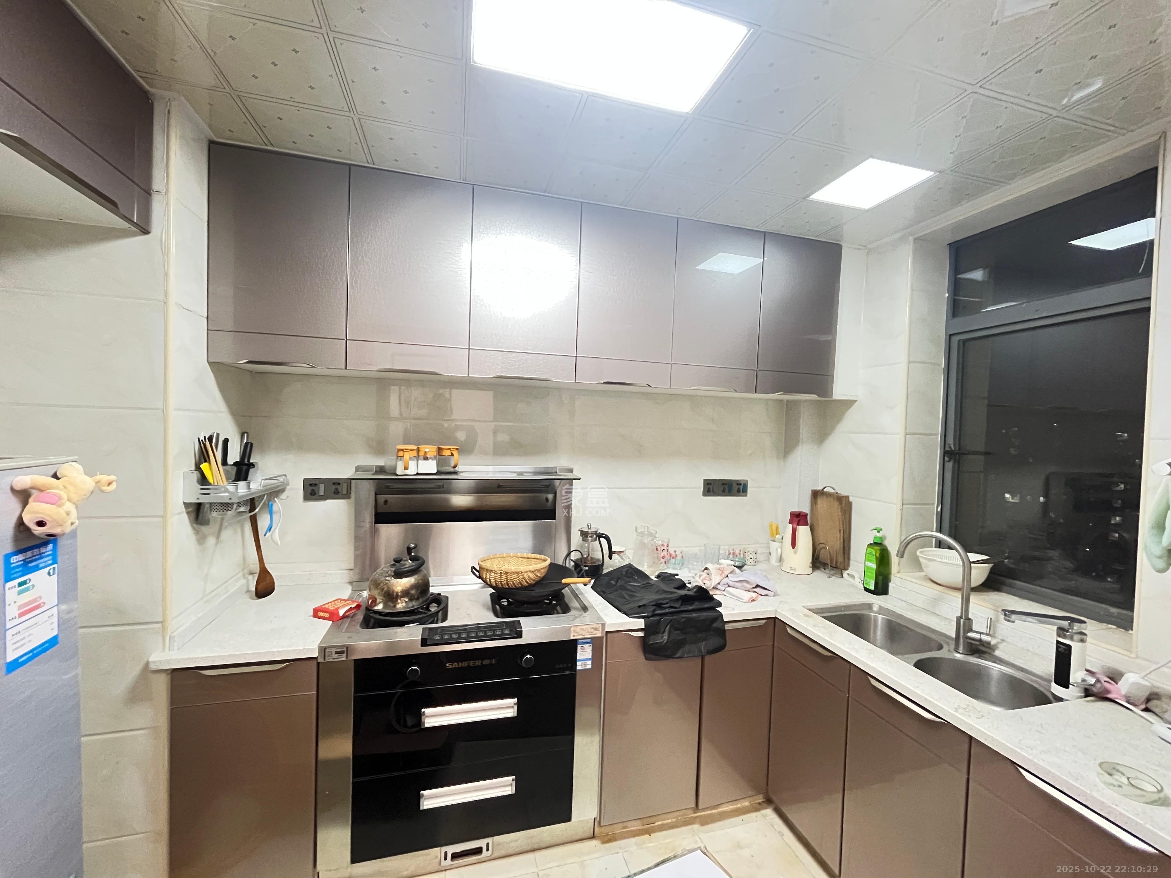 中交中央公园D2区  3室2厅2卫    2950.0元/月 中交中央公园D2区  3室2厅2卫    2950.0元/月室内图