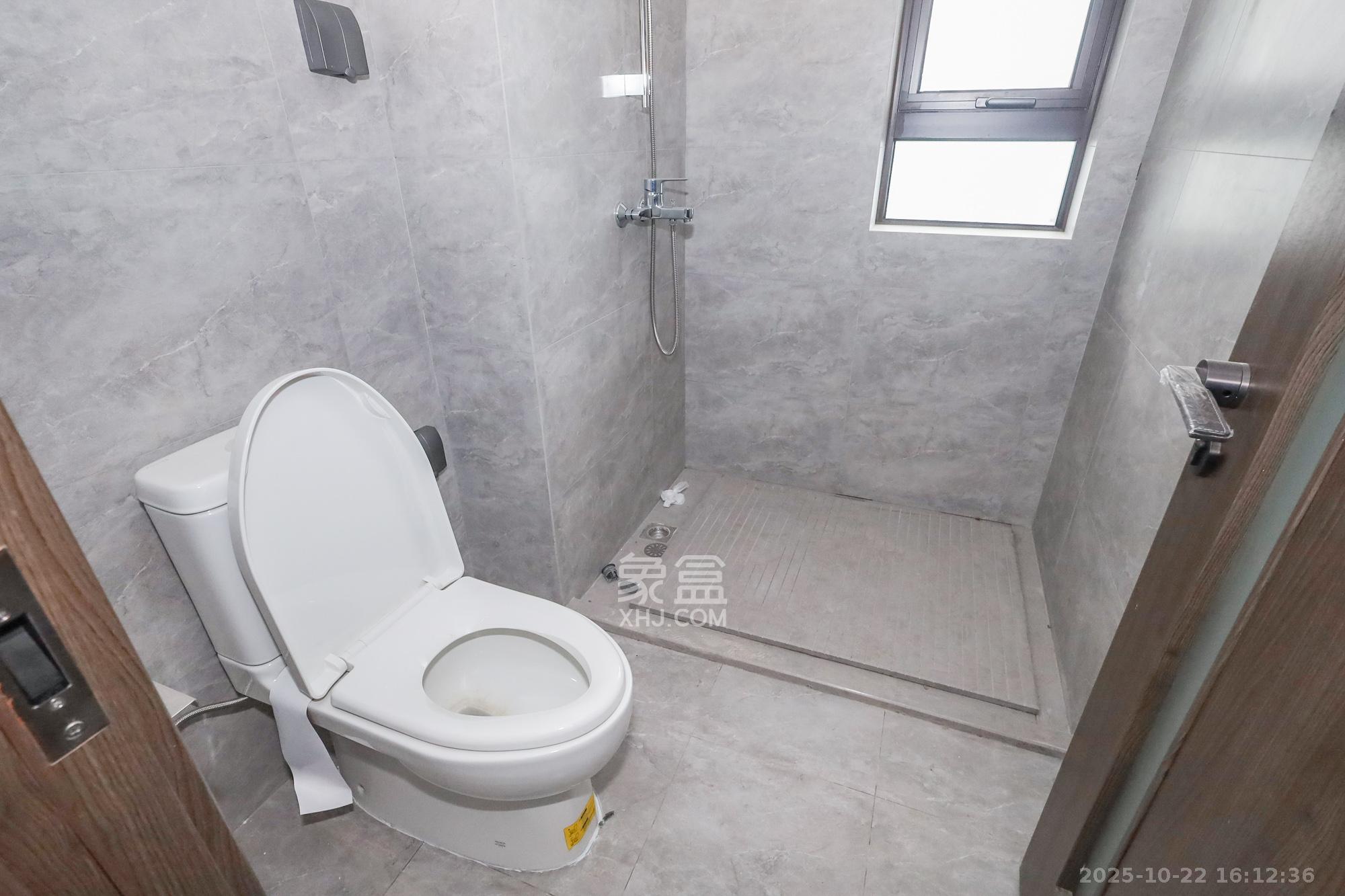 万科森林公园  4室2厅2卫    228.0万 万科森林公园  4室2厅2卫    228.0万卫生间