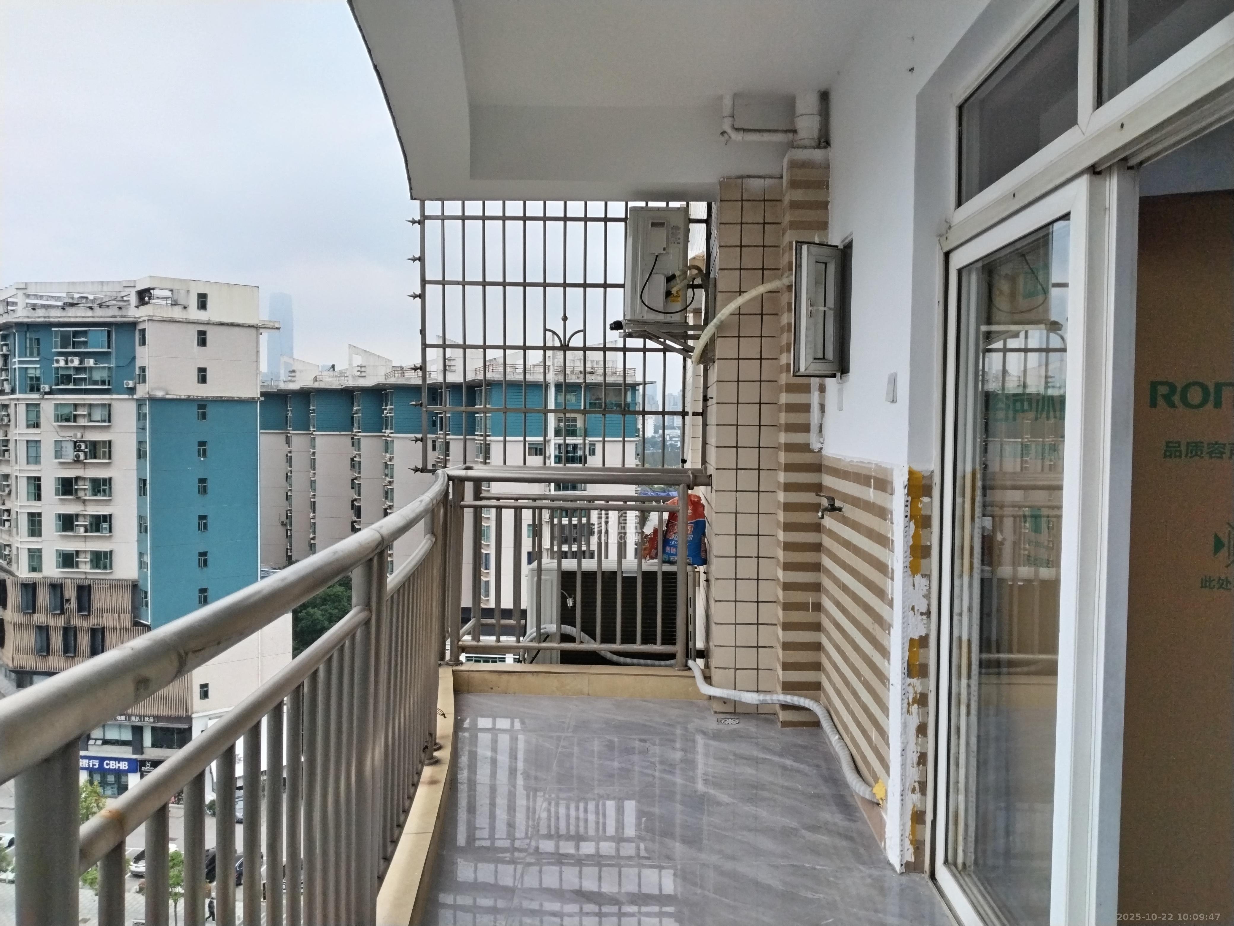 瑞丰家园  3室2厅2卫    4500.0元/月室内图