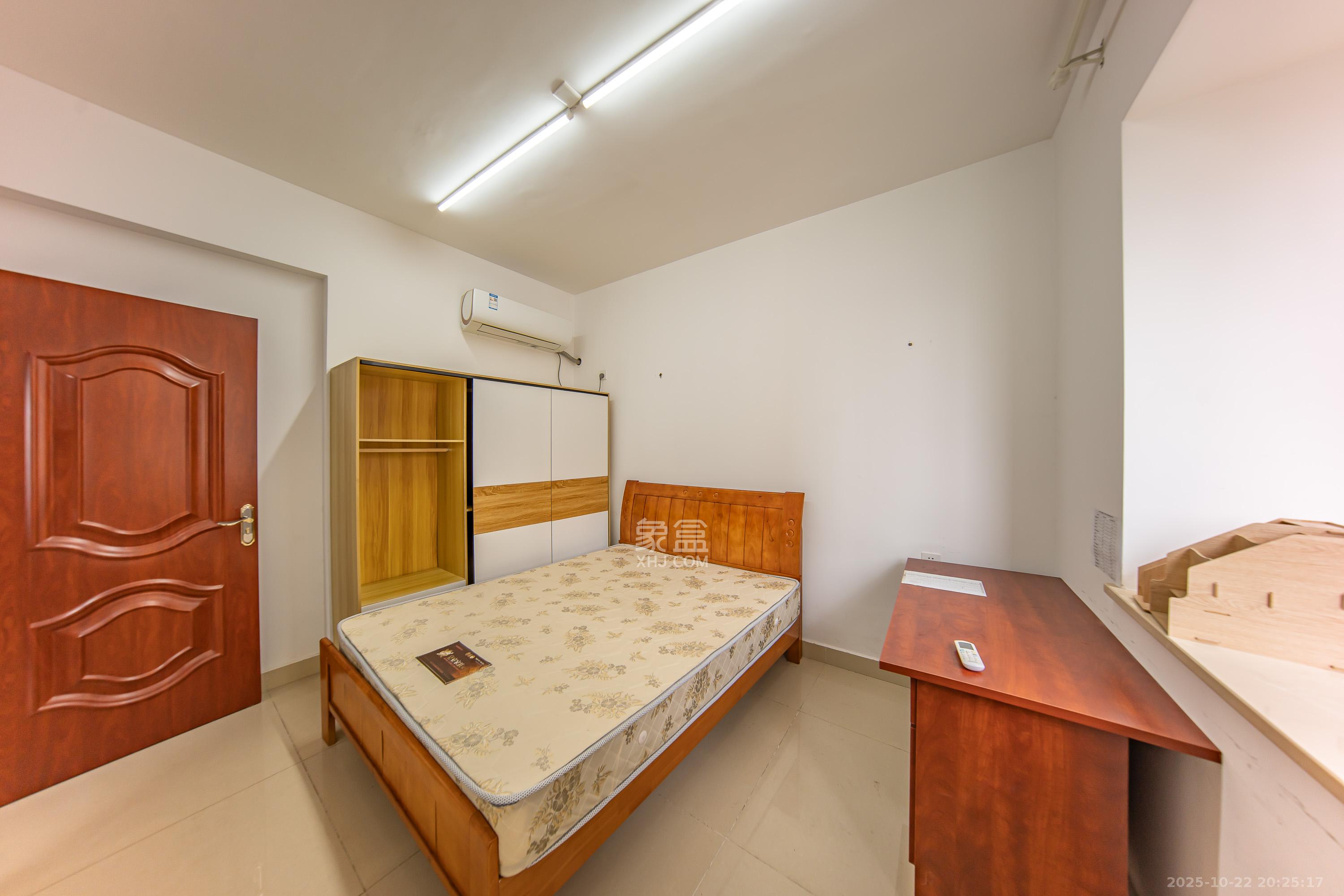 江山帝景雅典  2室2厅1卫    86.8万卧室