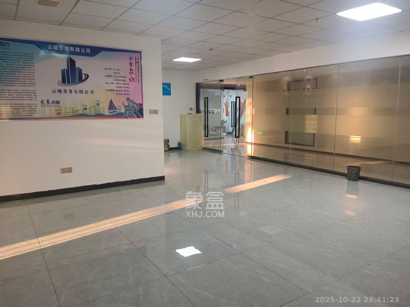 洋湖创富中心   236.0㎡      5880.0元/月室内图