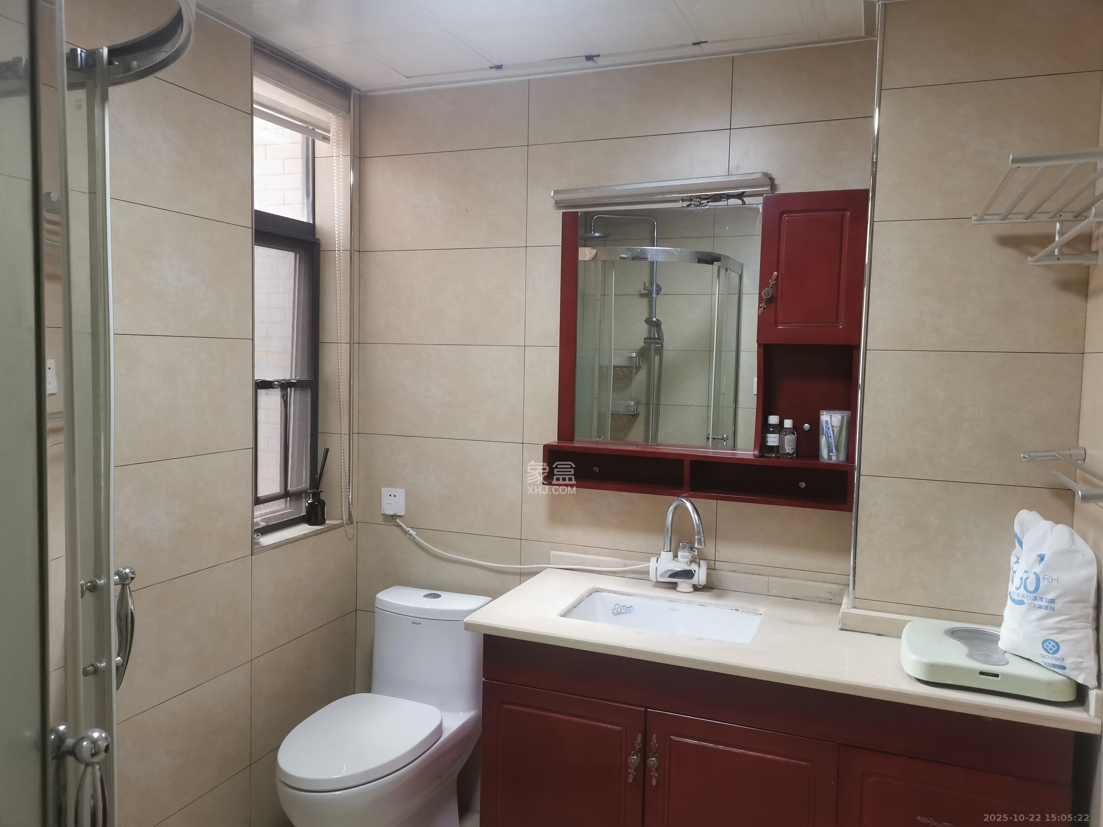 森林城  4室2厅2卫    3200.0元/月