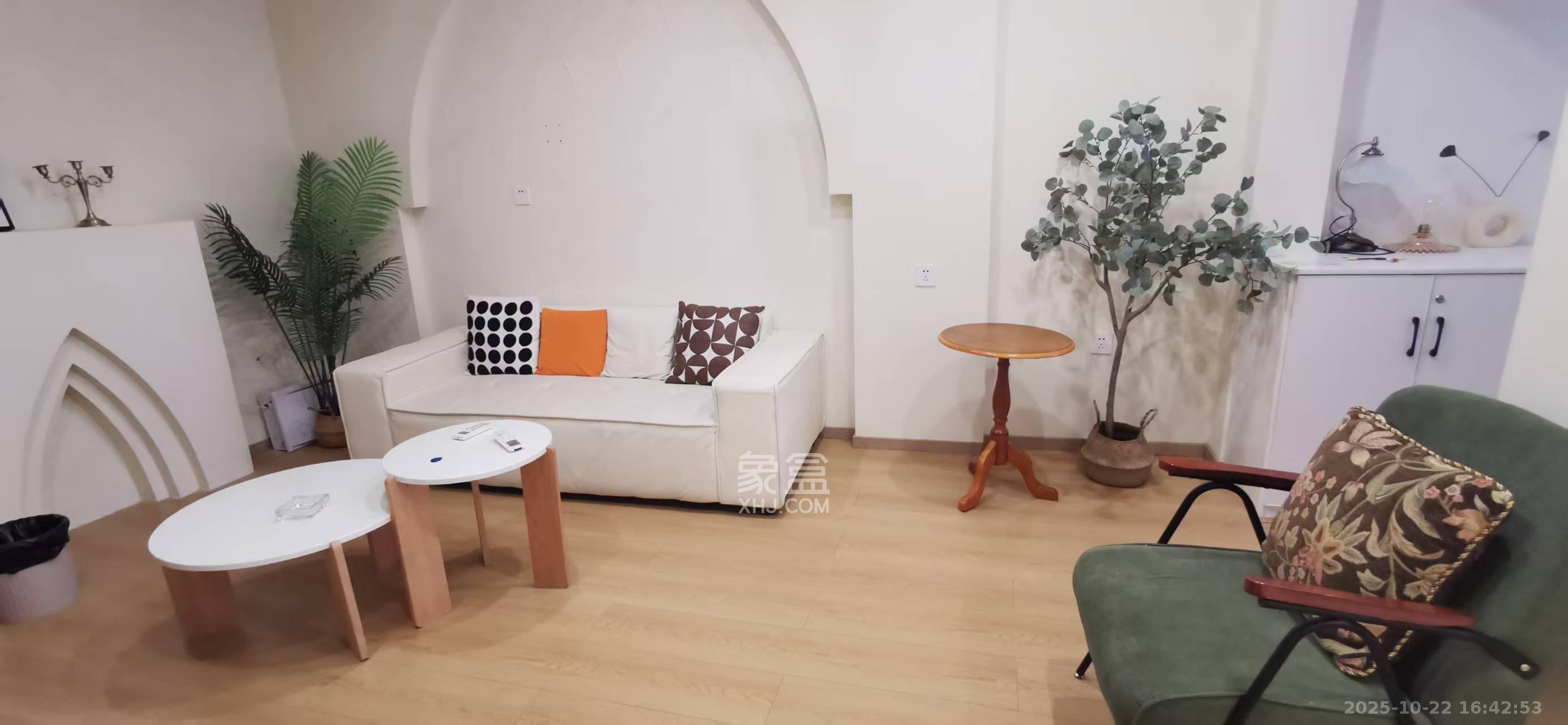 五一华府  1室1厅1卫    2200.0元/月