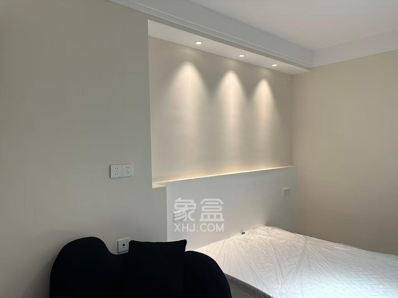 华润置地中心  1室1厅1卫    2200.0元/月 华润置地中心  1室1厅1卫    2200.0元/月