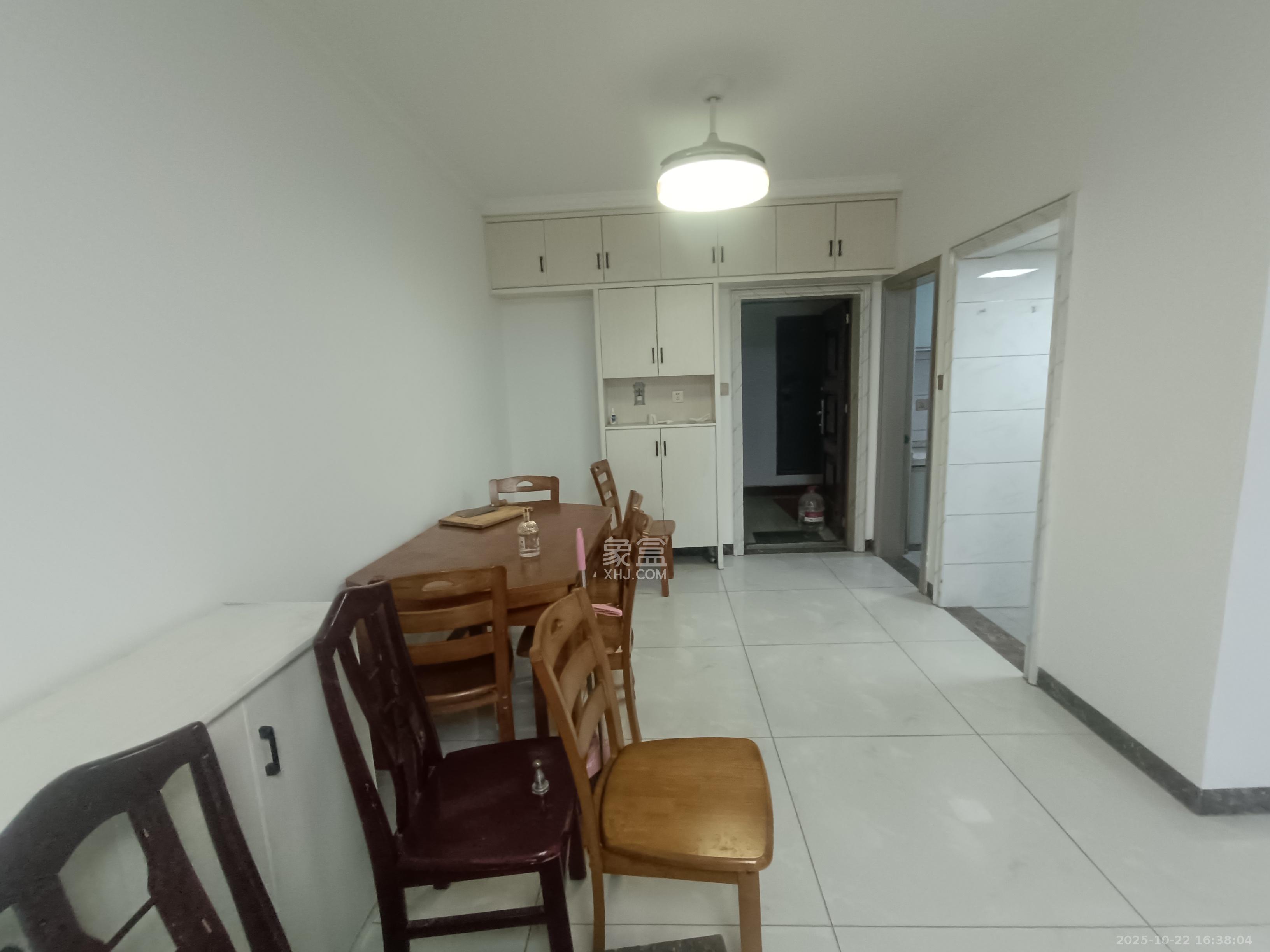 岳鞍阁小区  2室2厅1卫    1700.0元/月室内图