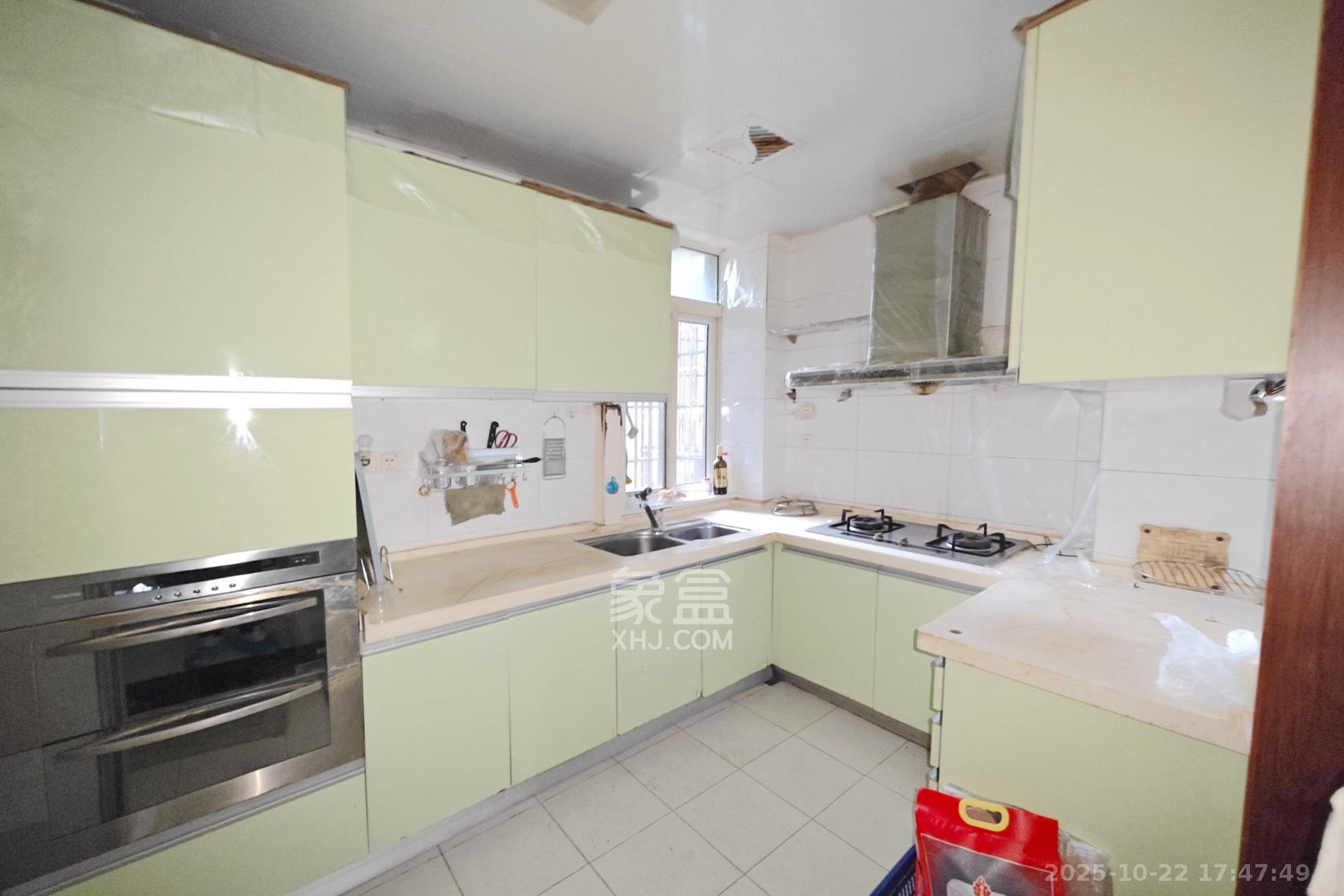 鑫天佳园  3室2厅2卫    105.0万厨房