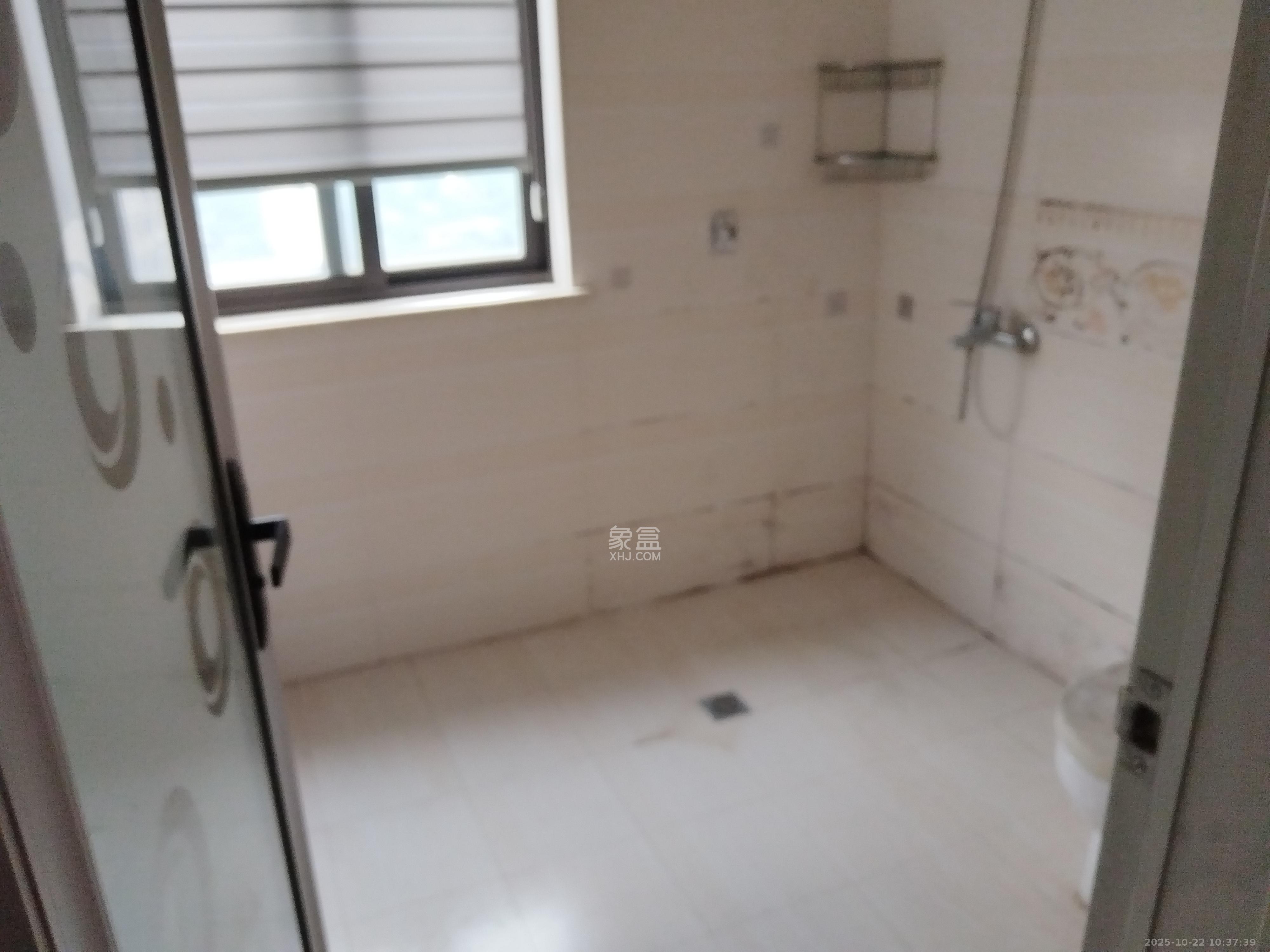 钰龙天下二期(钰龙佳园)  3室2厅2卫    2400.0元/月 钰龙天下二期(钰龙佳园)  3室2厅2卫    2400.0元/月室内图