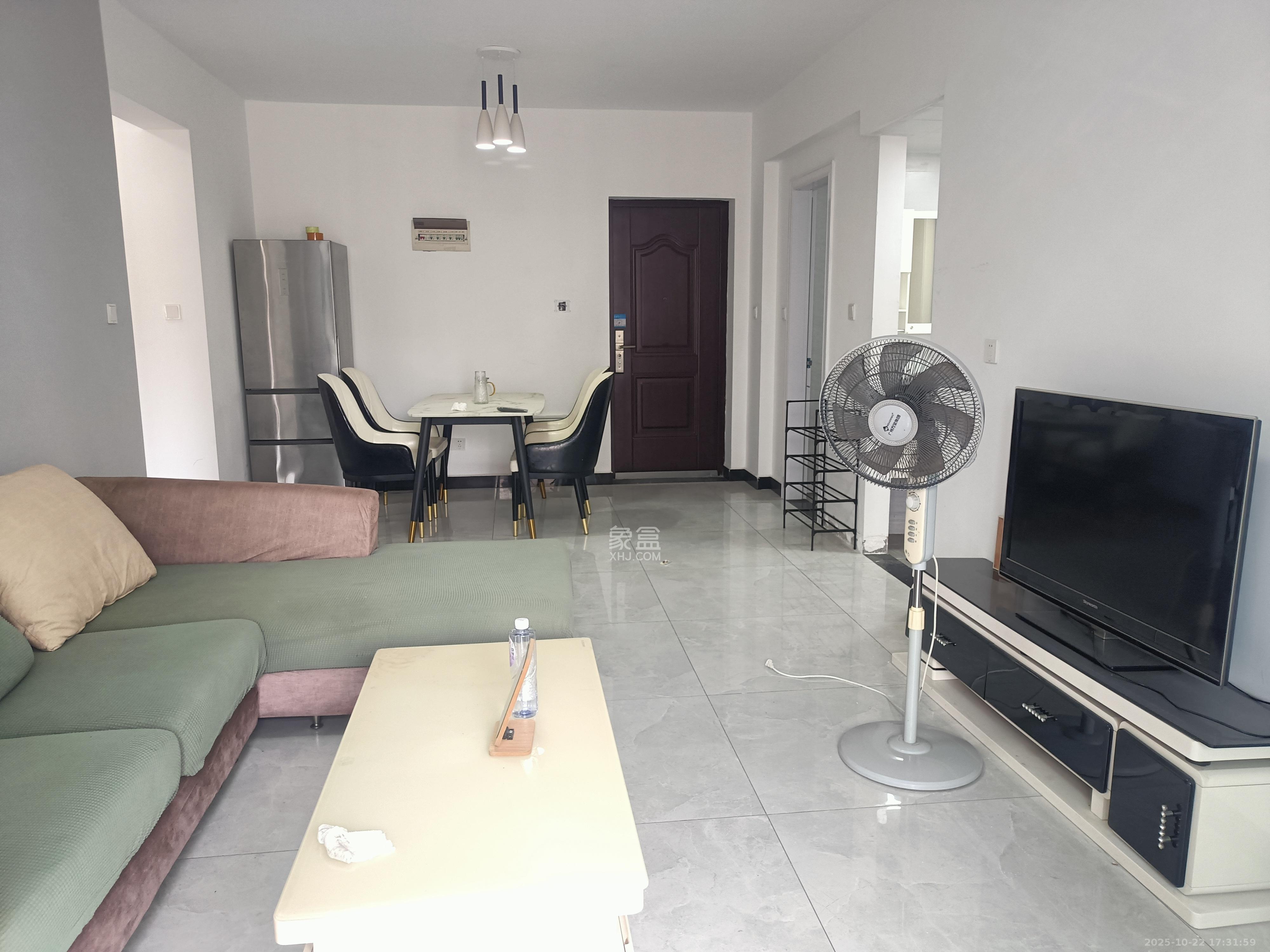 长房星珑湾  3室2厅1卫    1800.0元/月 长房星珑湾  3室2厅1卫    1800.0元/月室内图