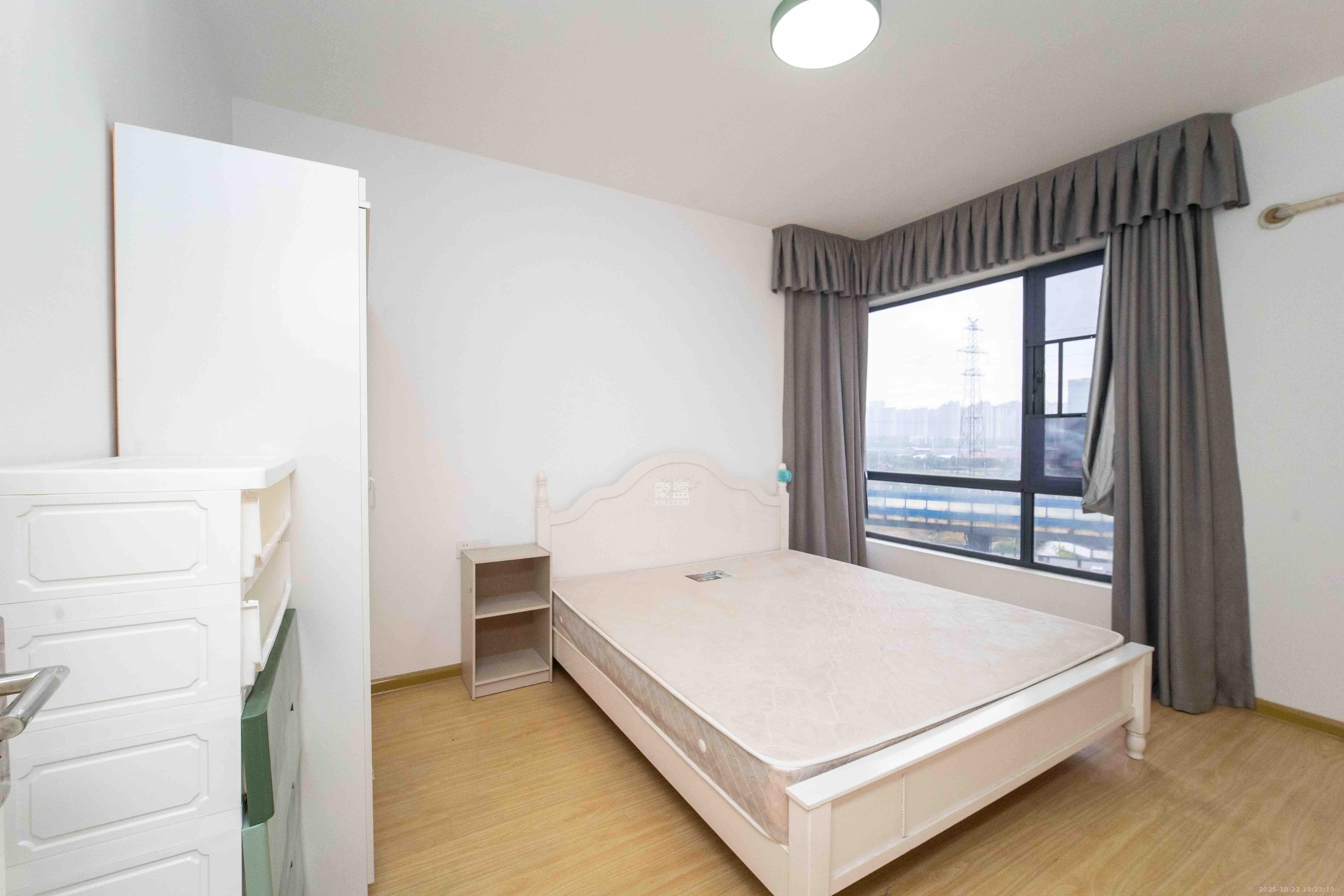 江河双水湾  3室2厅1卫    2400.0元/月室内图