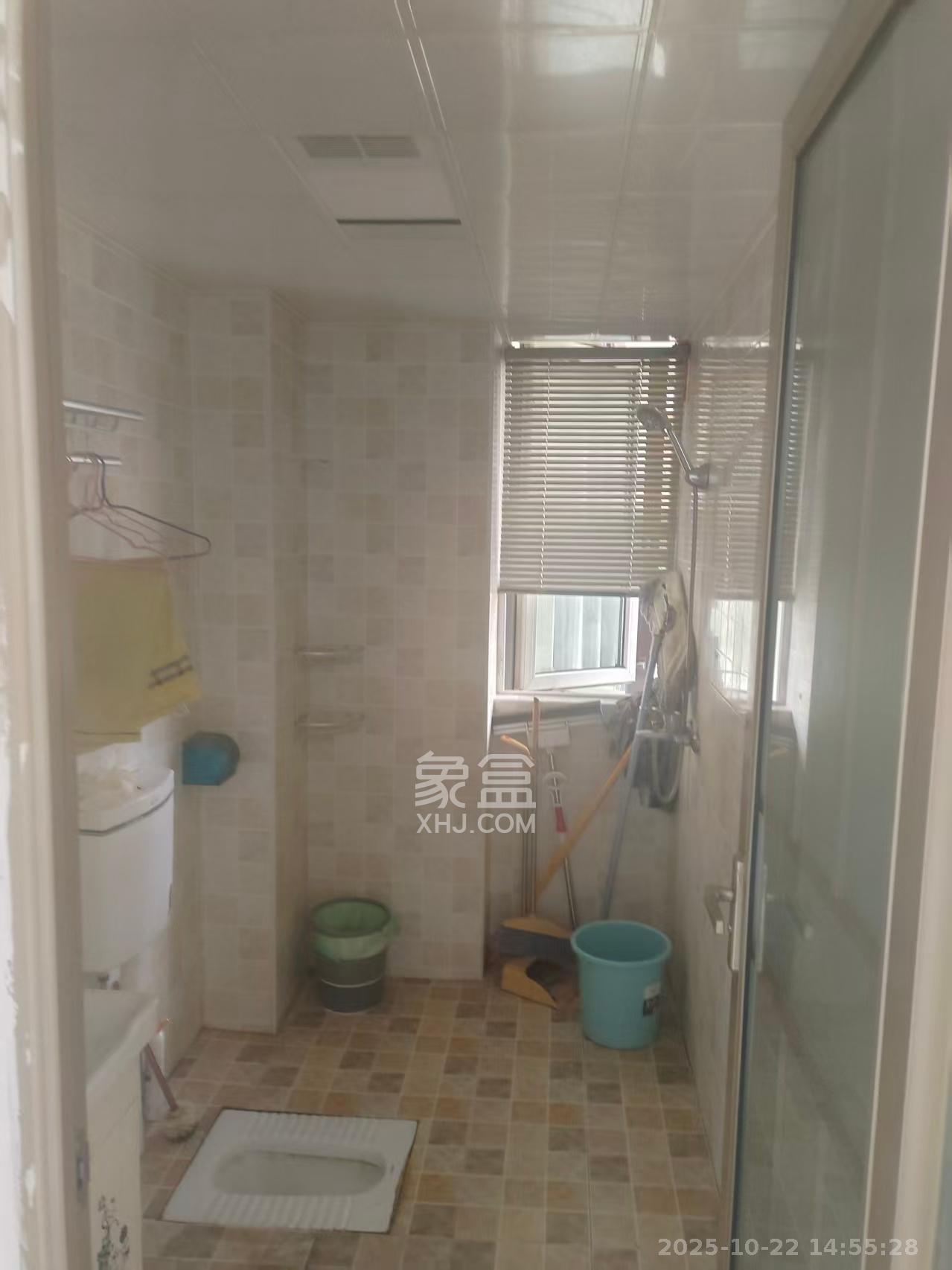 保利香槟国际  3室2厅2卫    1800.0元/月室内图