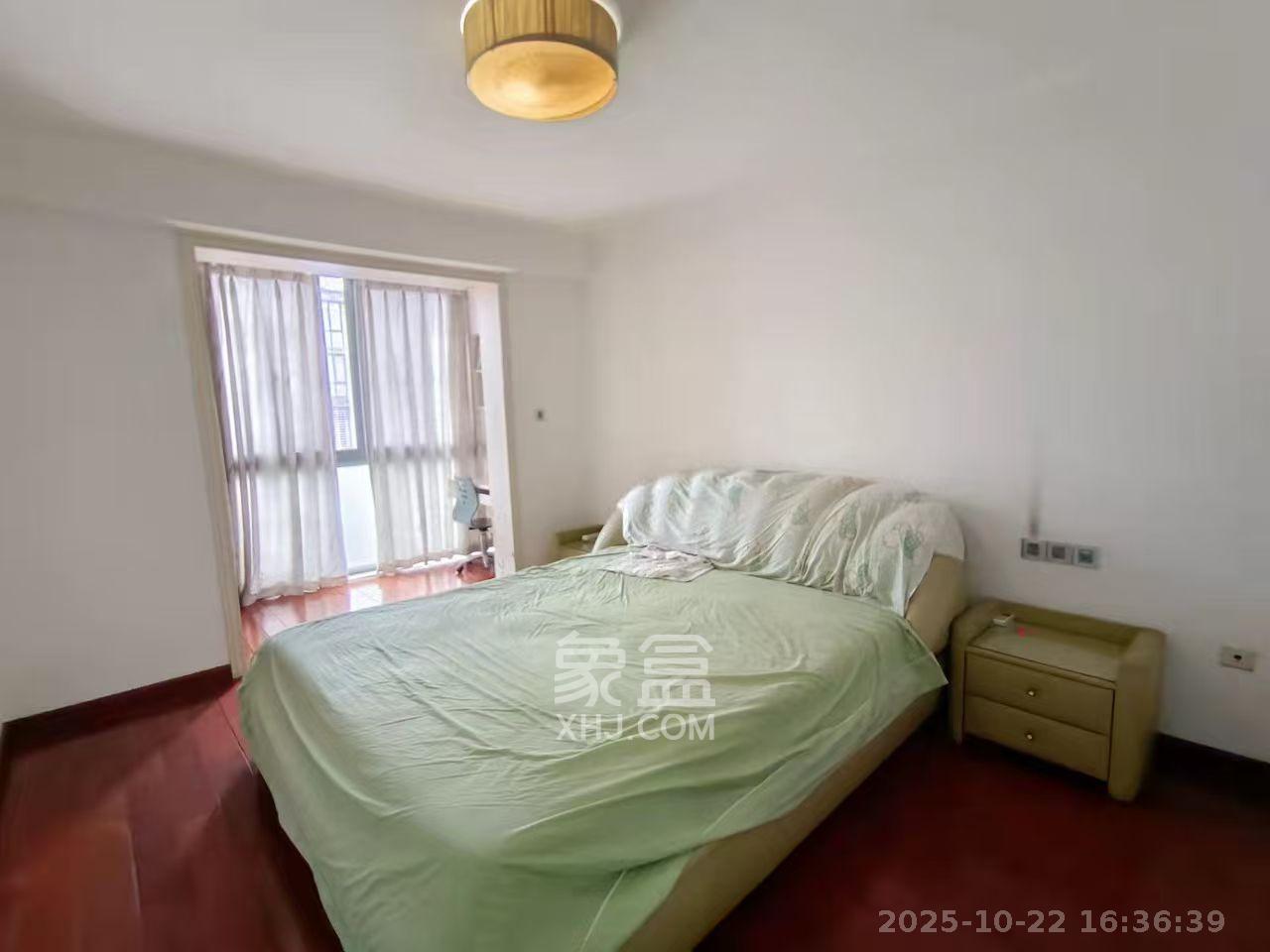 阳光100二期  3室2厅2卫    3300.0元/月 阳光100二期  3室2厅2卫    3300.0元/月