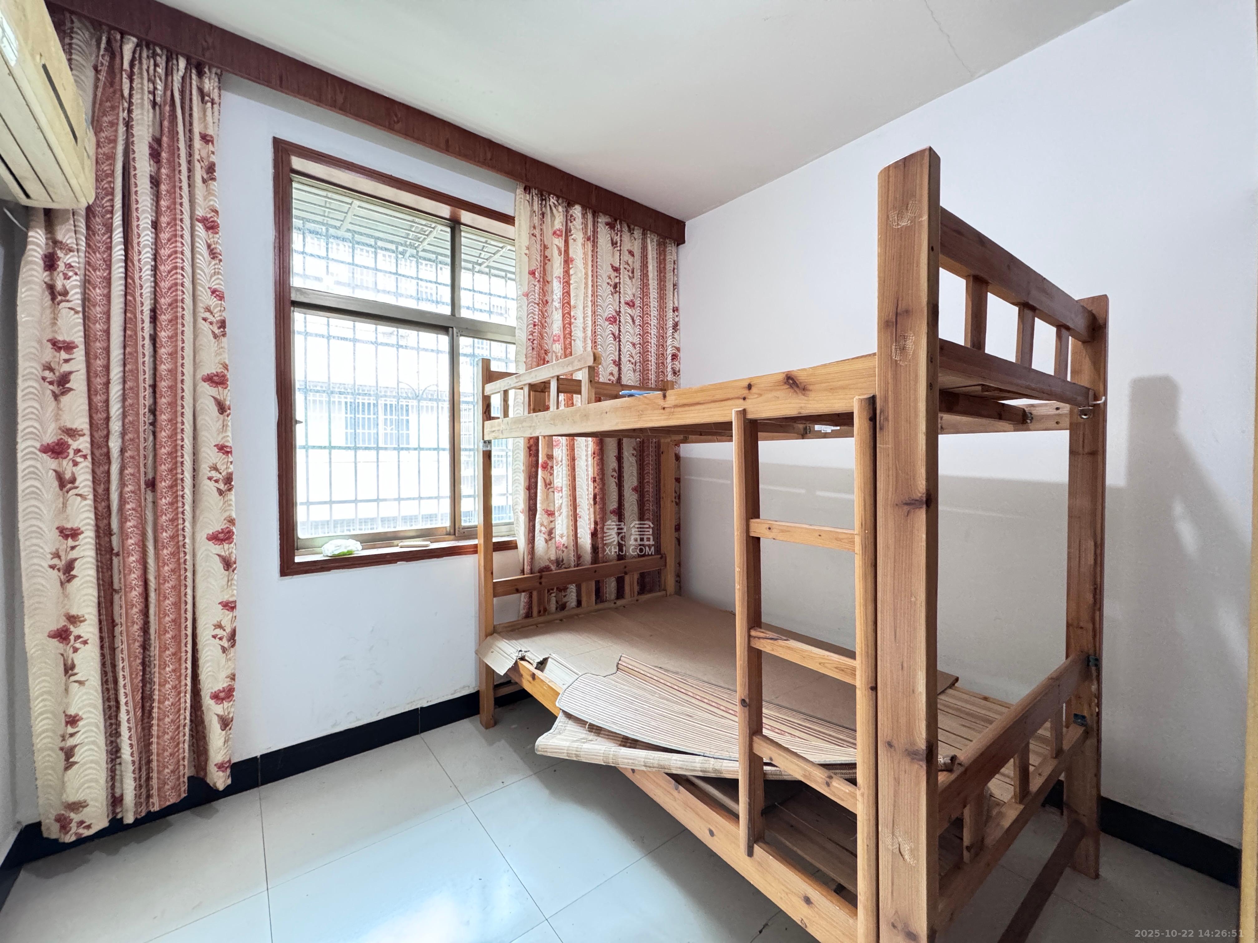 金桂小区一期  1室2厅1卫    1500.0元/月 金桂小区一期  1室2厅1卫    1500.0元/月室内图